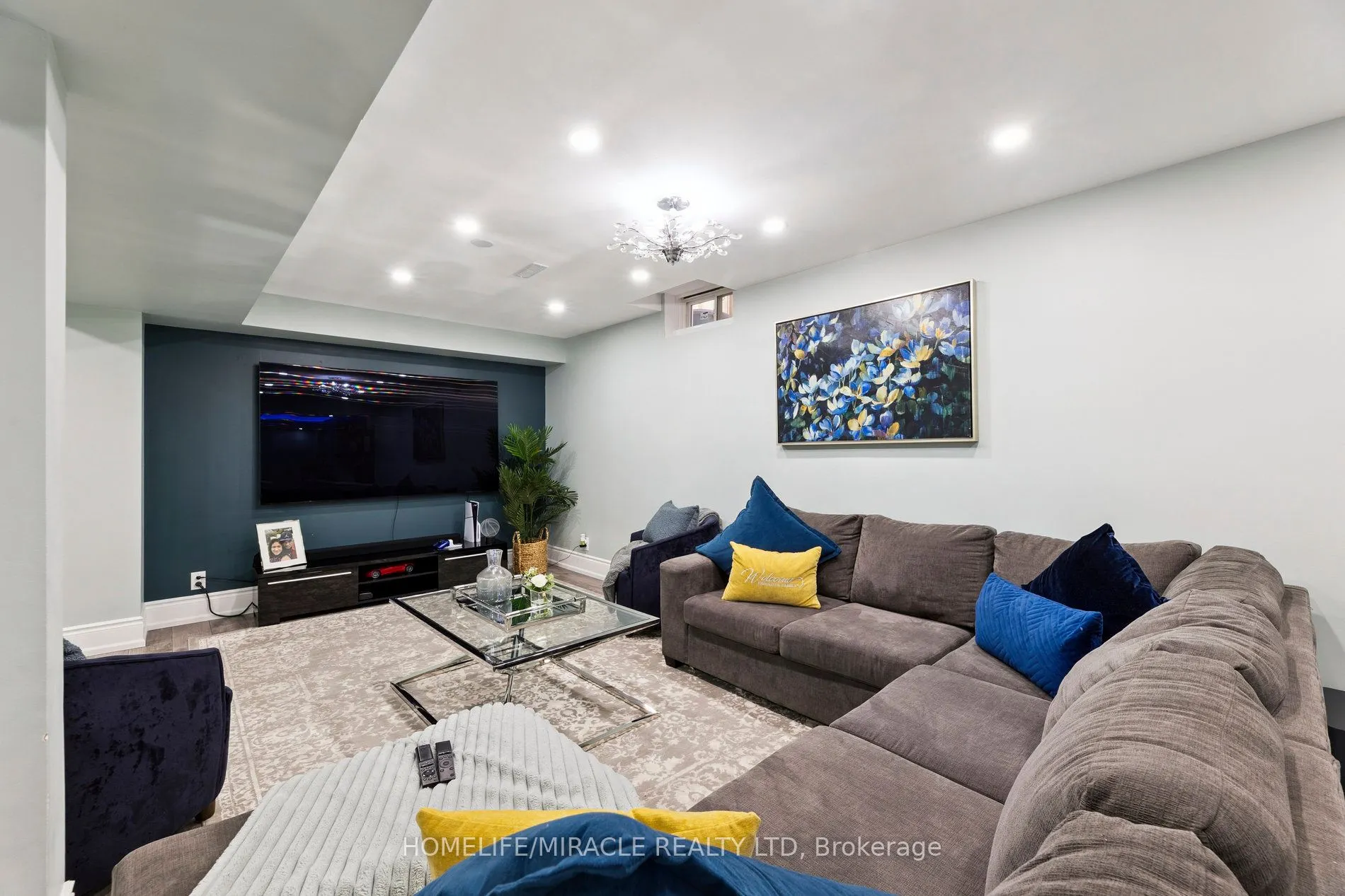 33 Ritchie Avenue