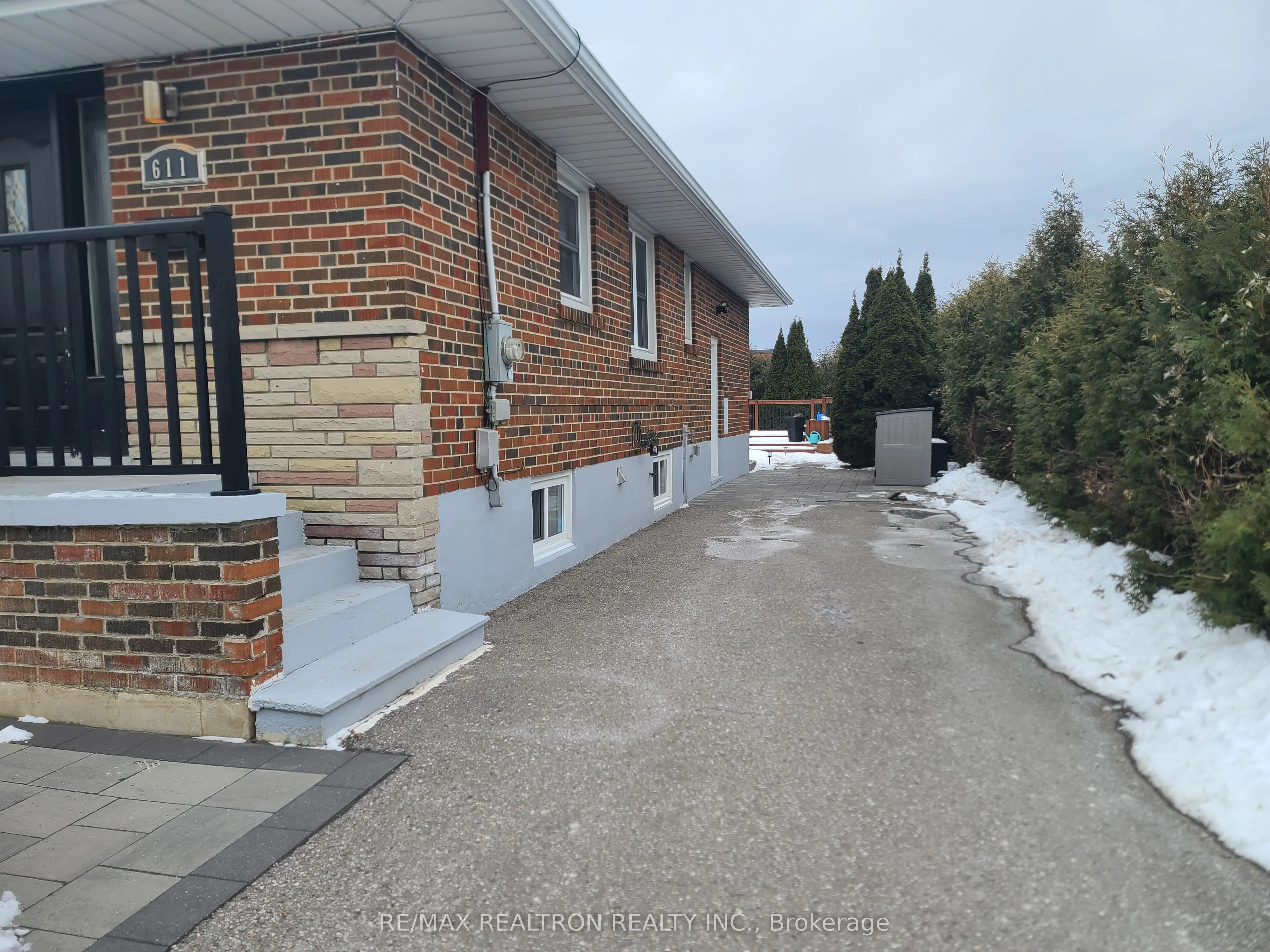 611 Newman Crescent