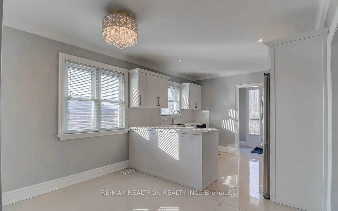 611 Newman Crescent