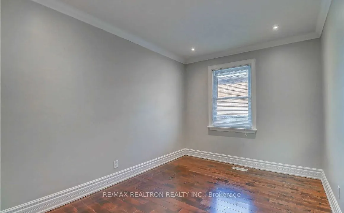 611 Newman Crescent