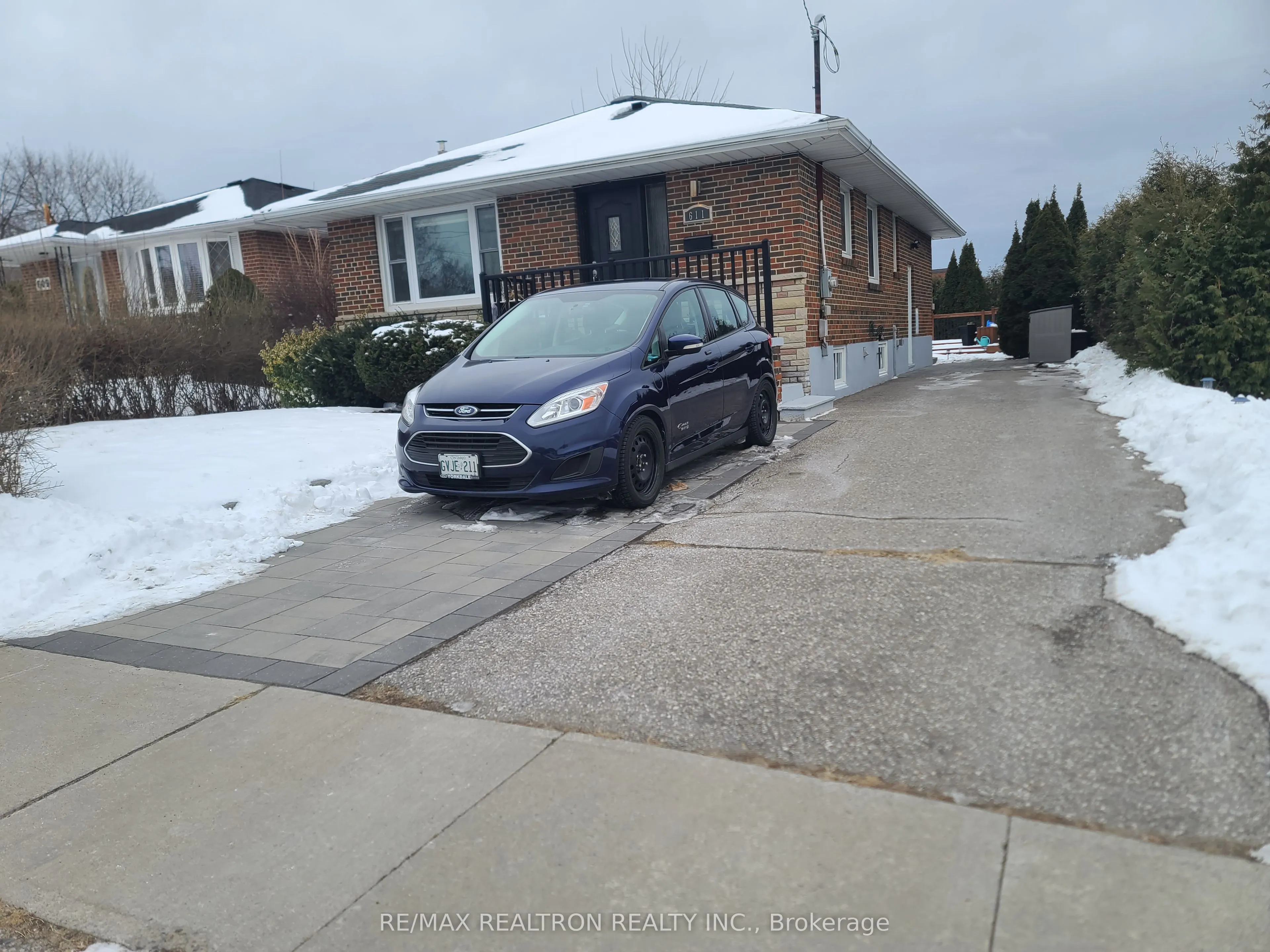 611 Newman Crescent
