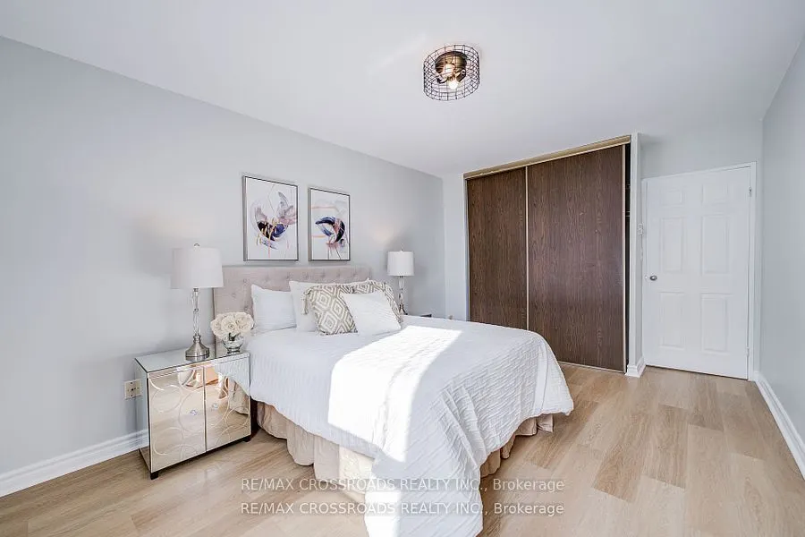 5 Massey Square, #1202