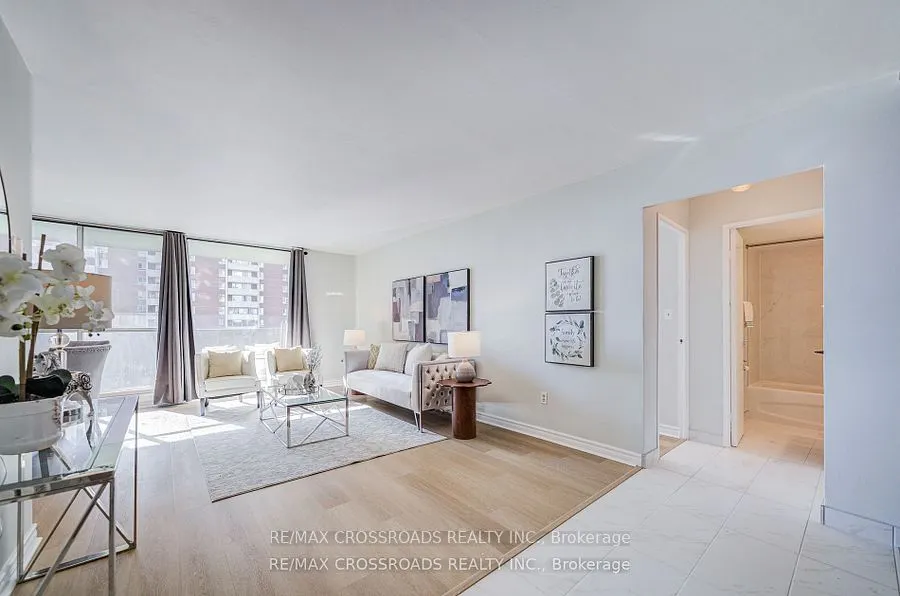 5 Massey Square, #1202