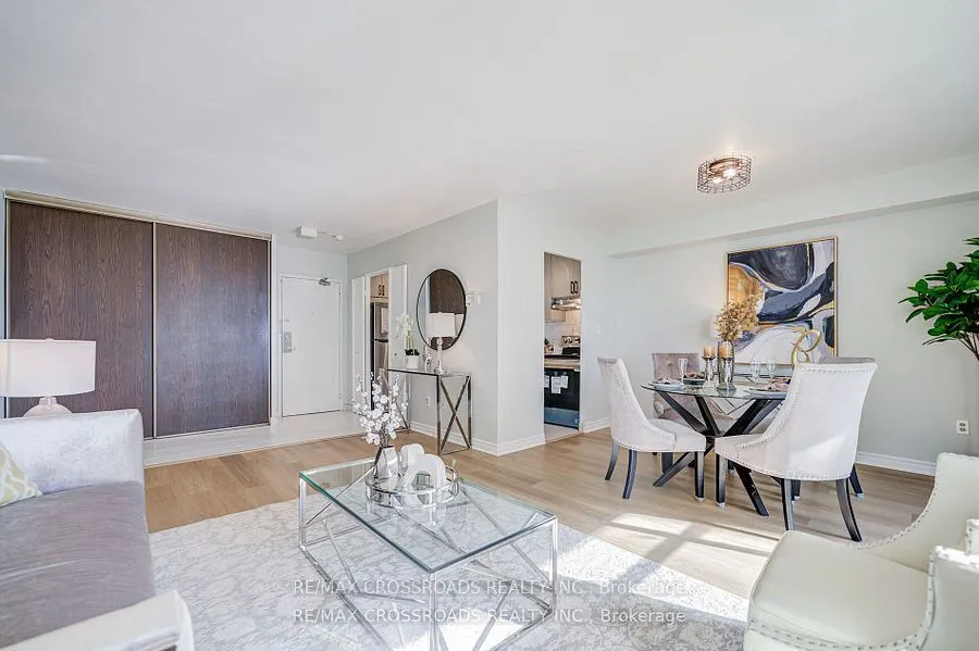 5 Massey Square, #1202