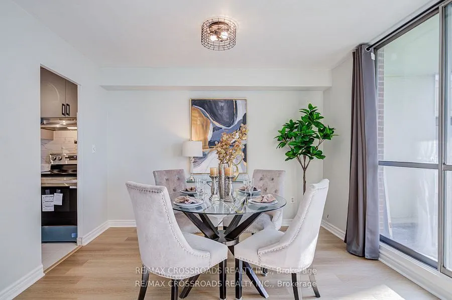 5 Massey Square, #1202