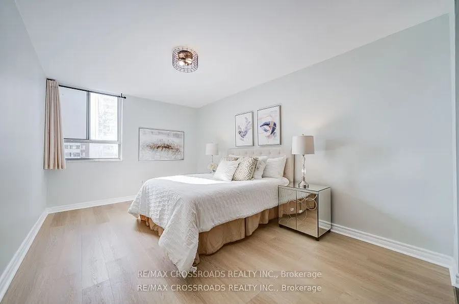 5 Massey Square, #1202