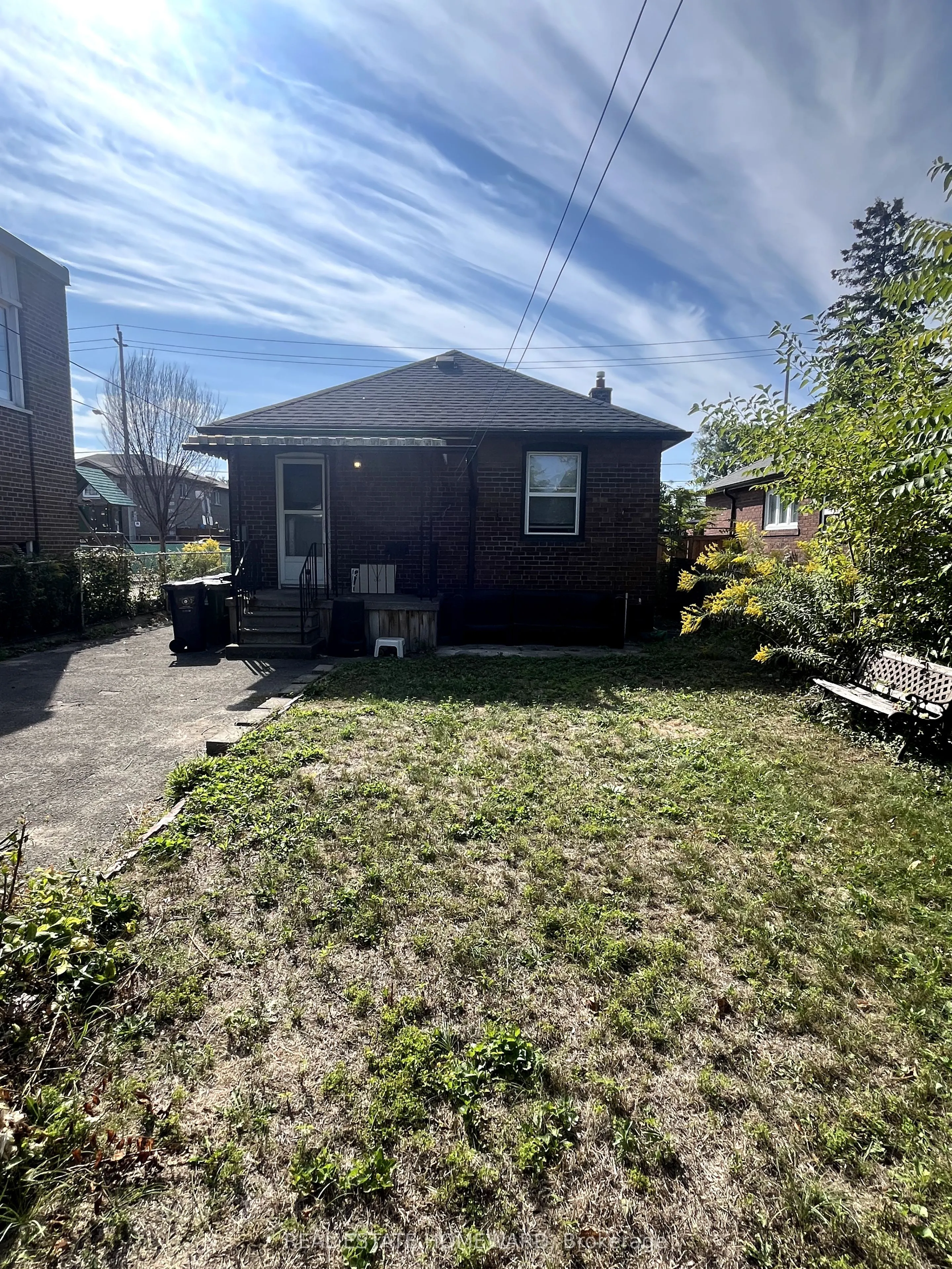 322 Cosburn Avenue