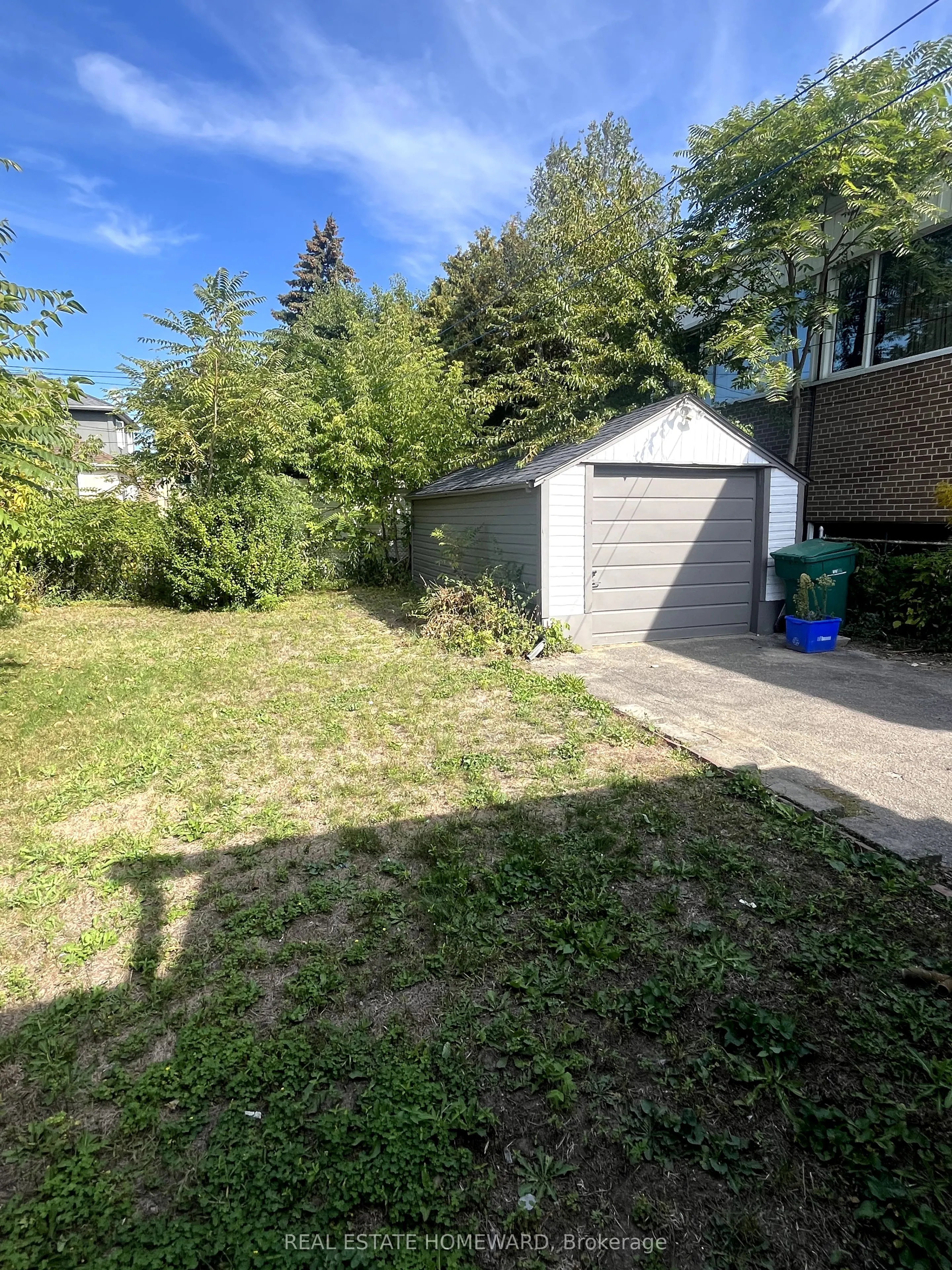 322 Cosburn Avenue