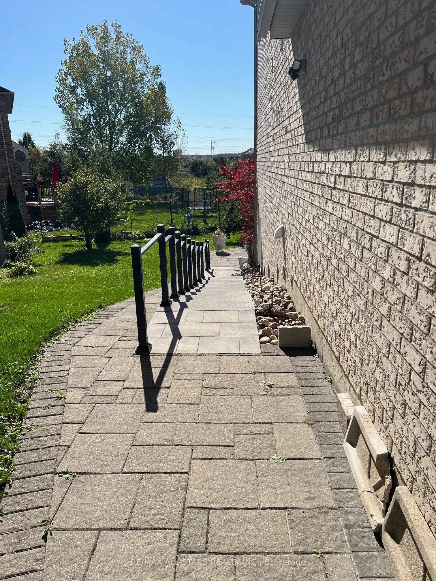 15 Sirius Crescent