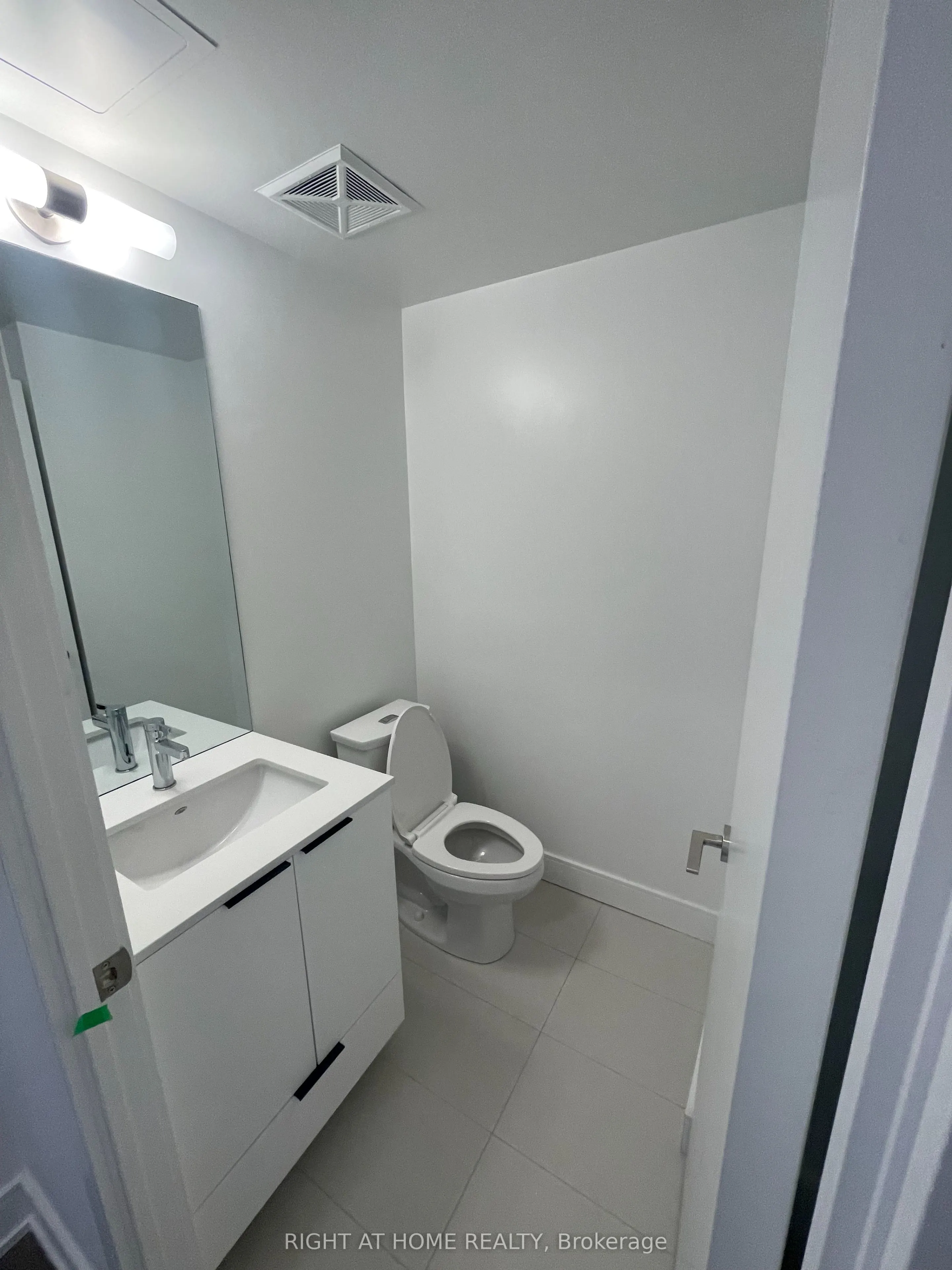 1350 Ellesmere Road, #702