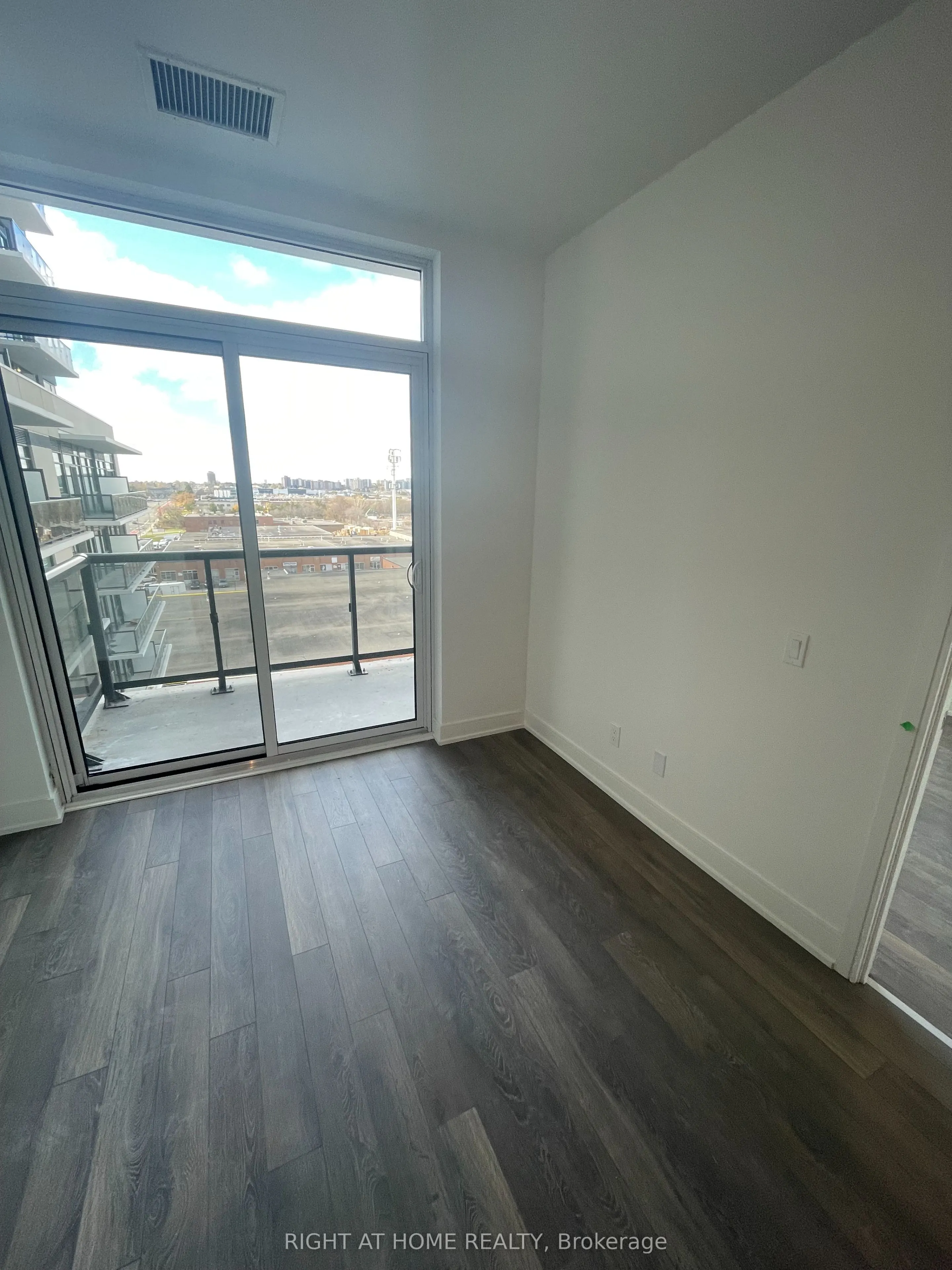 1350 Ellesmere Road, #702