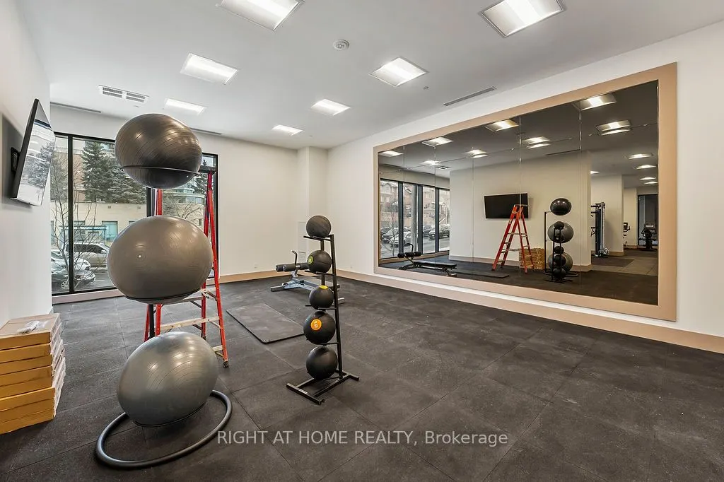 1350 Ellesmere Road, #702