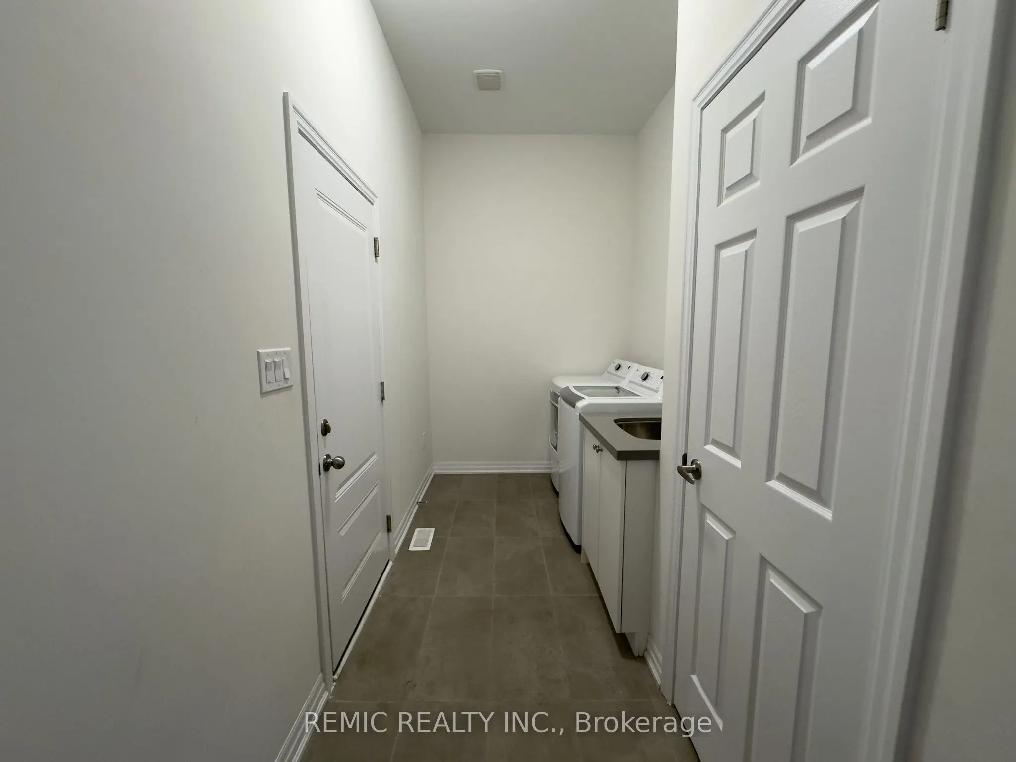 242 Flood Avenue