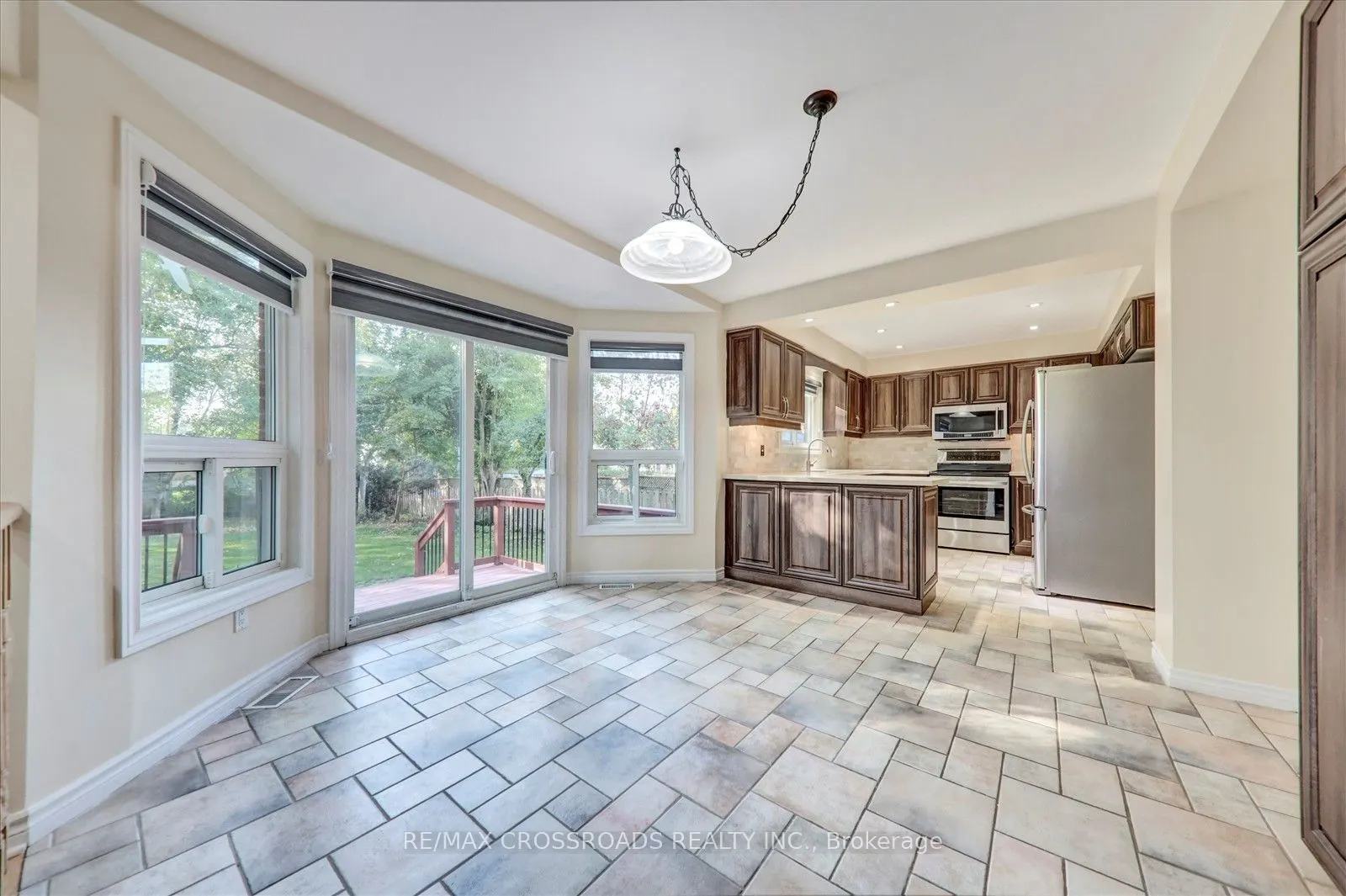3993 Ellesmere Road