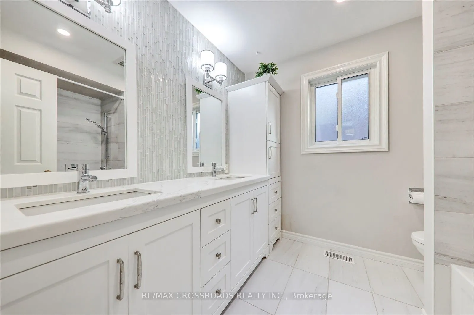 3993 Ellesmere Road