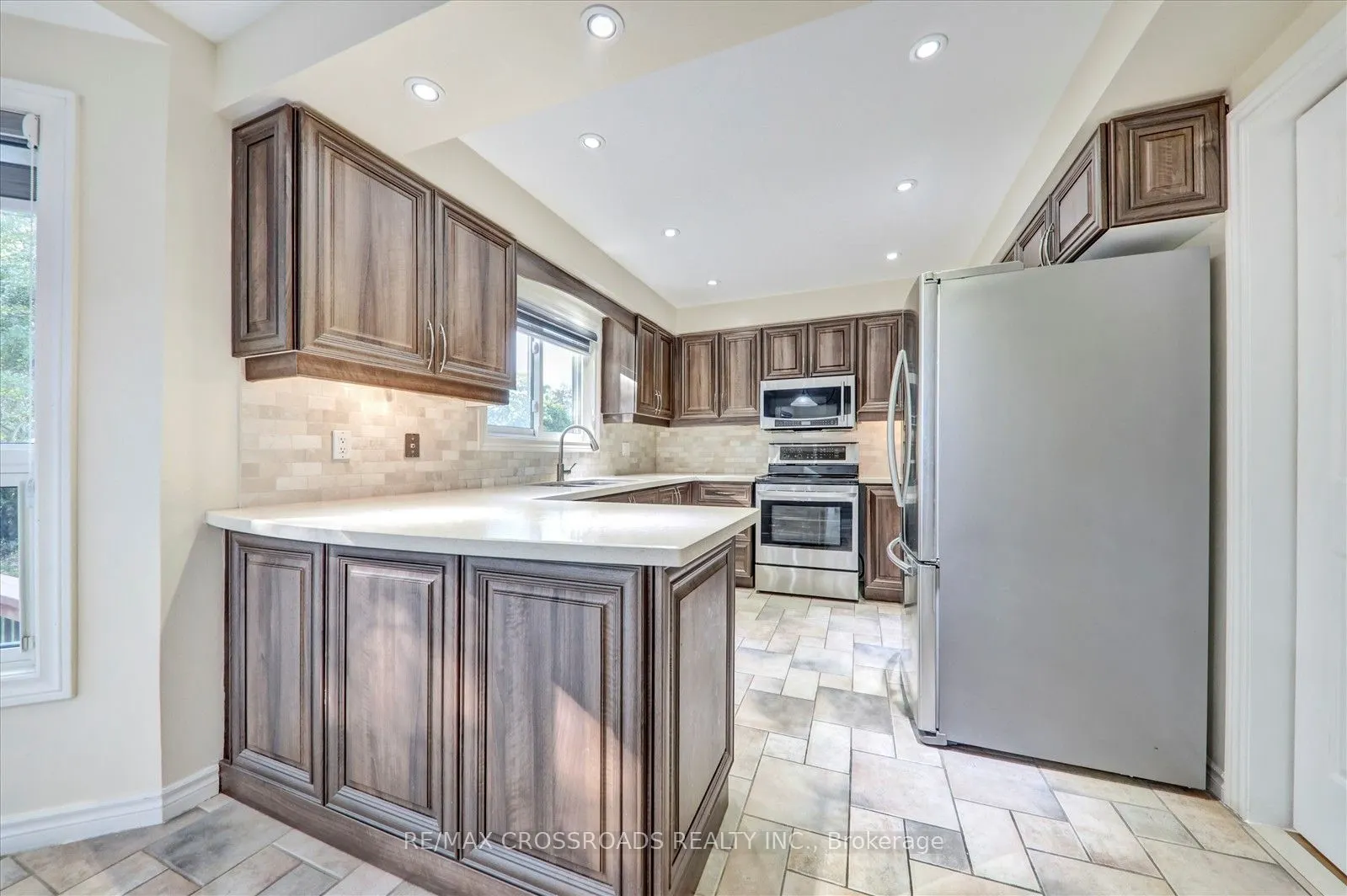 3993 Ellesmere Road