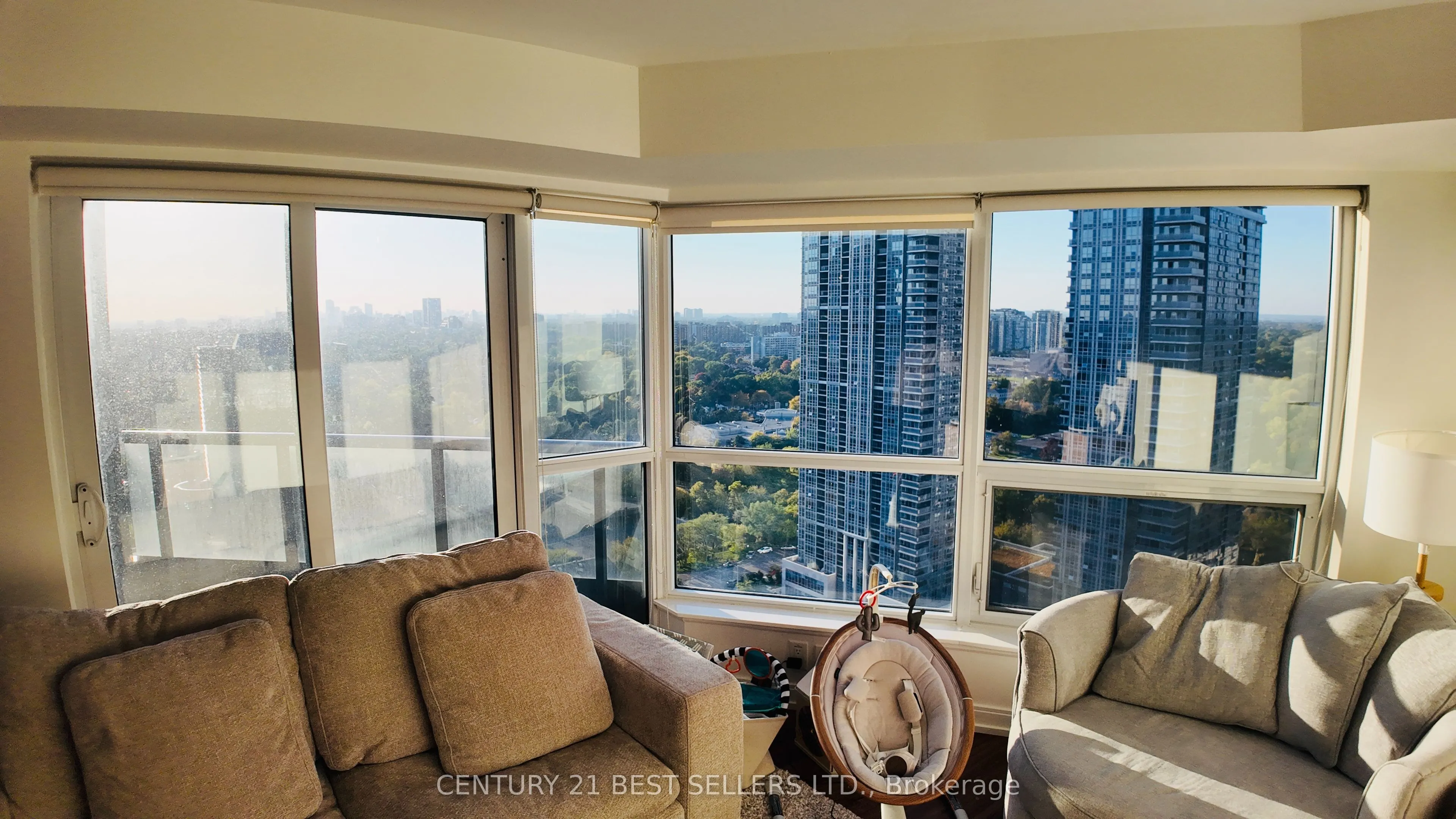 151 Village Green Square, #2507