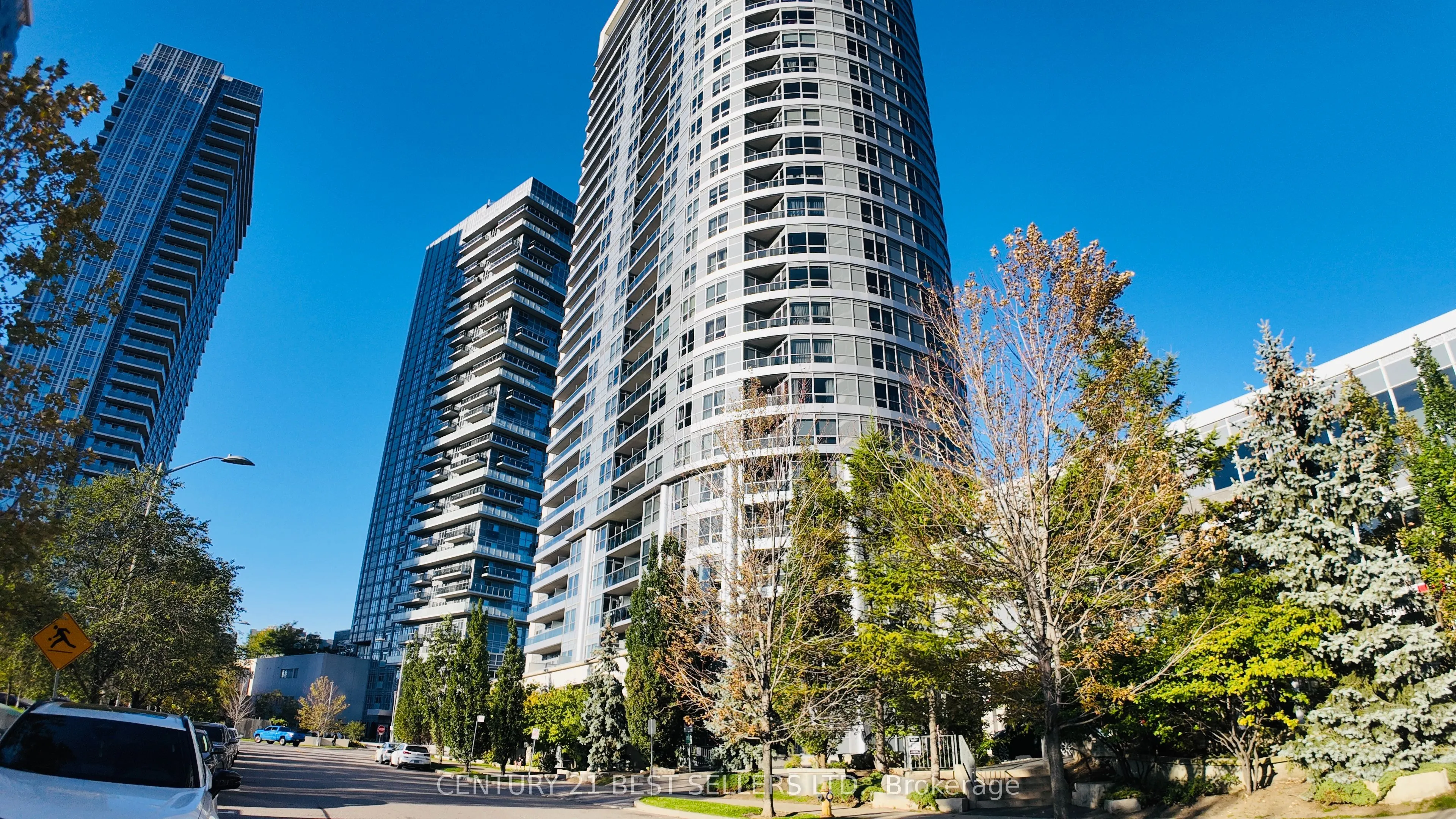 151 Village Green Square, #2507