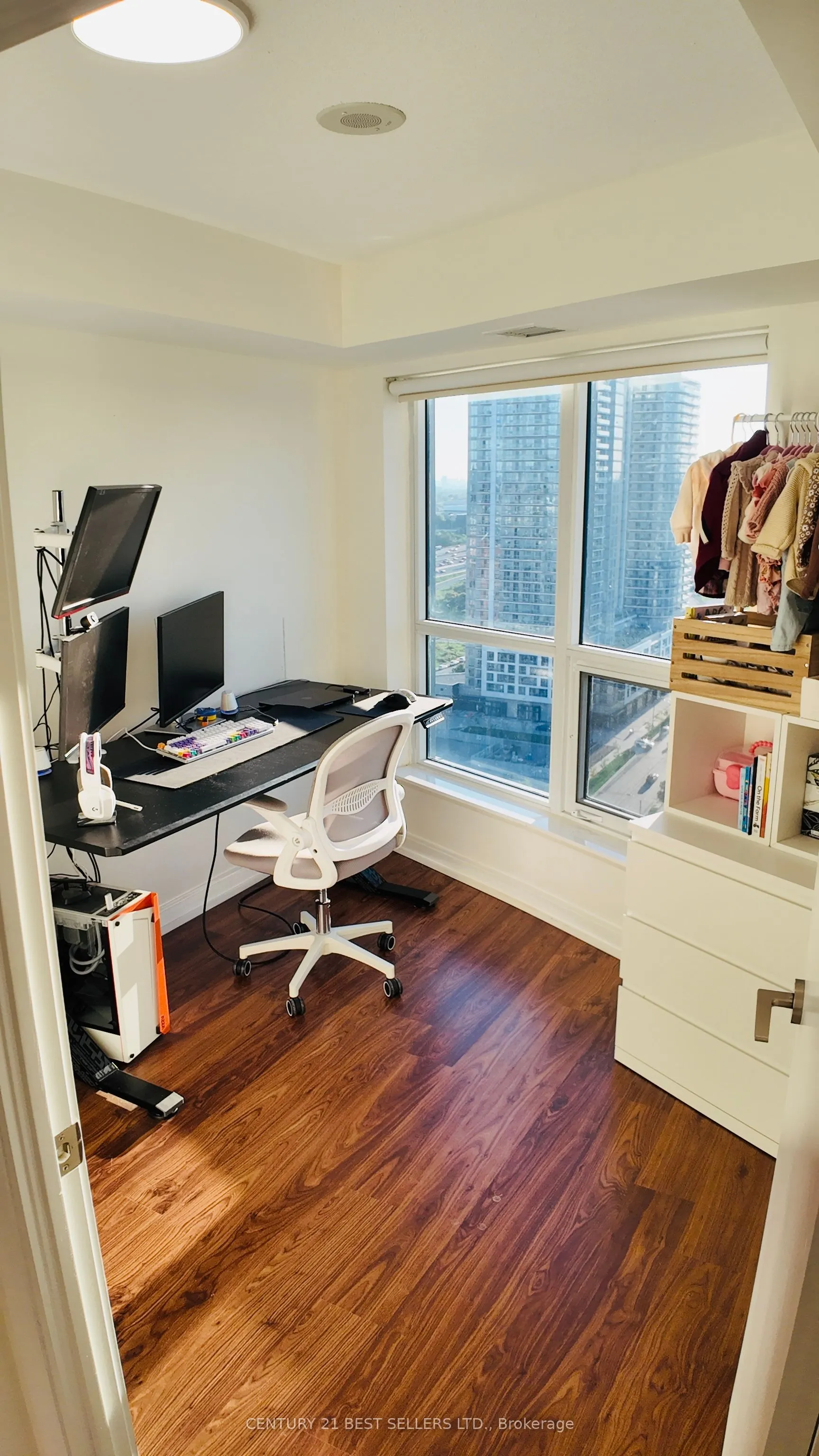 151 Village Green Square, #2507