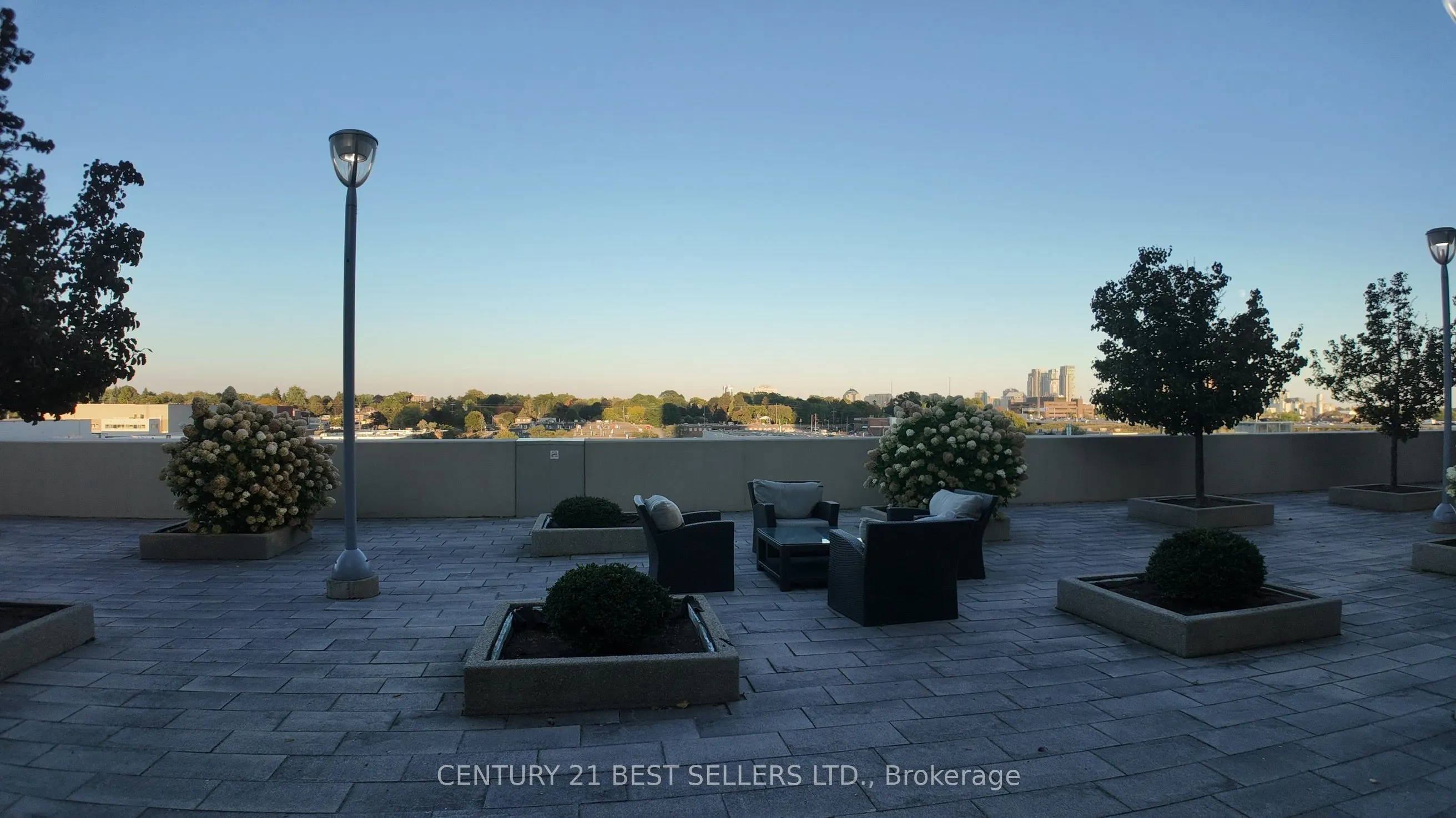151 Village Green Square, #2507