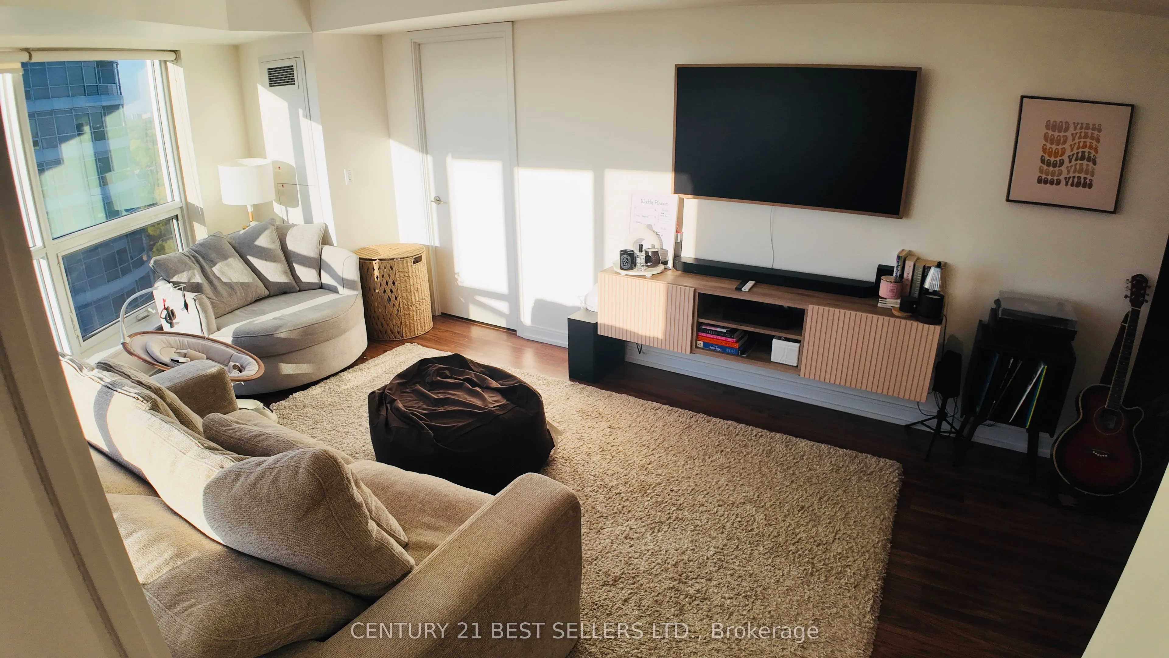 151 Village Green Square, #2507