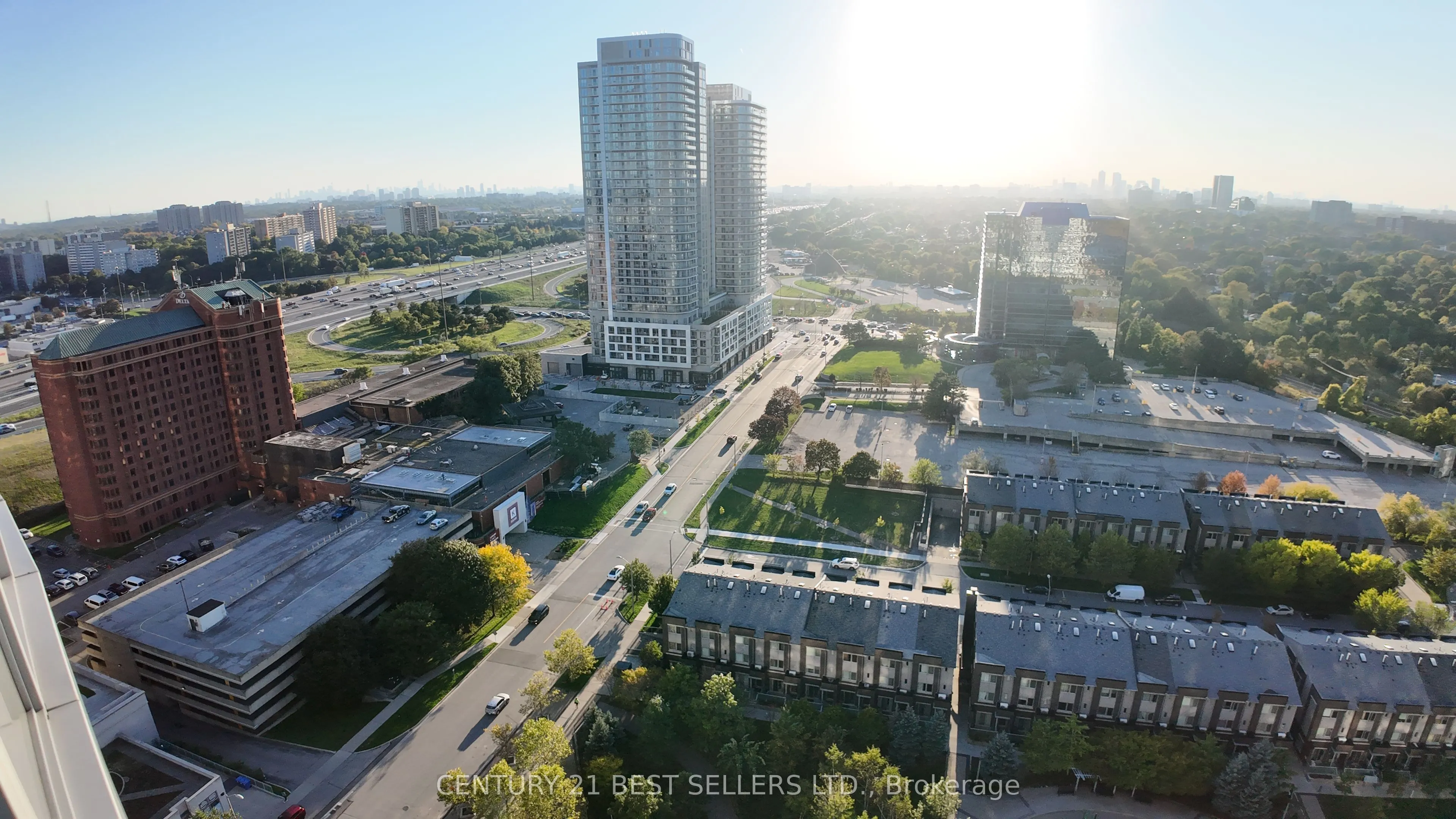 151 Village Green Square, #2507