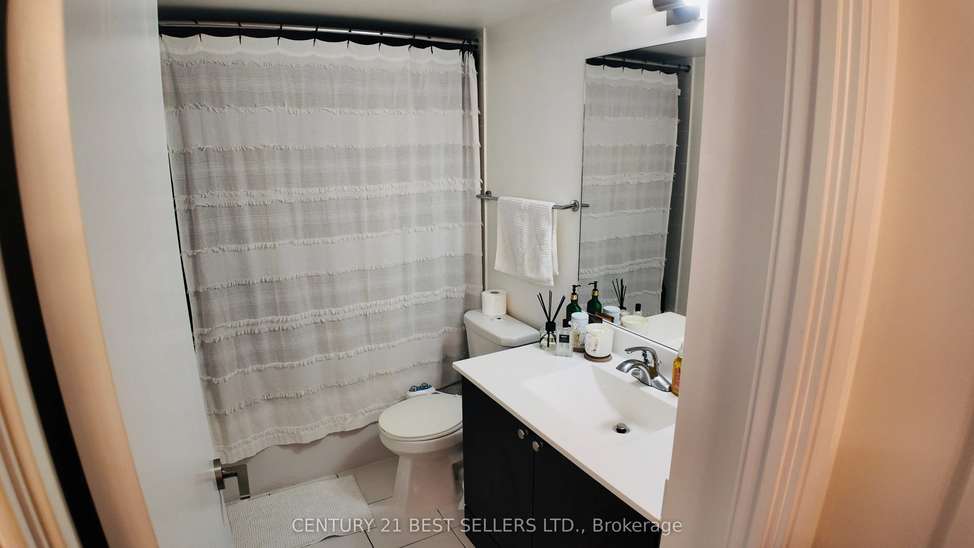 151 Village Green Square, #2507