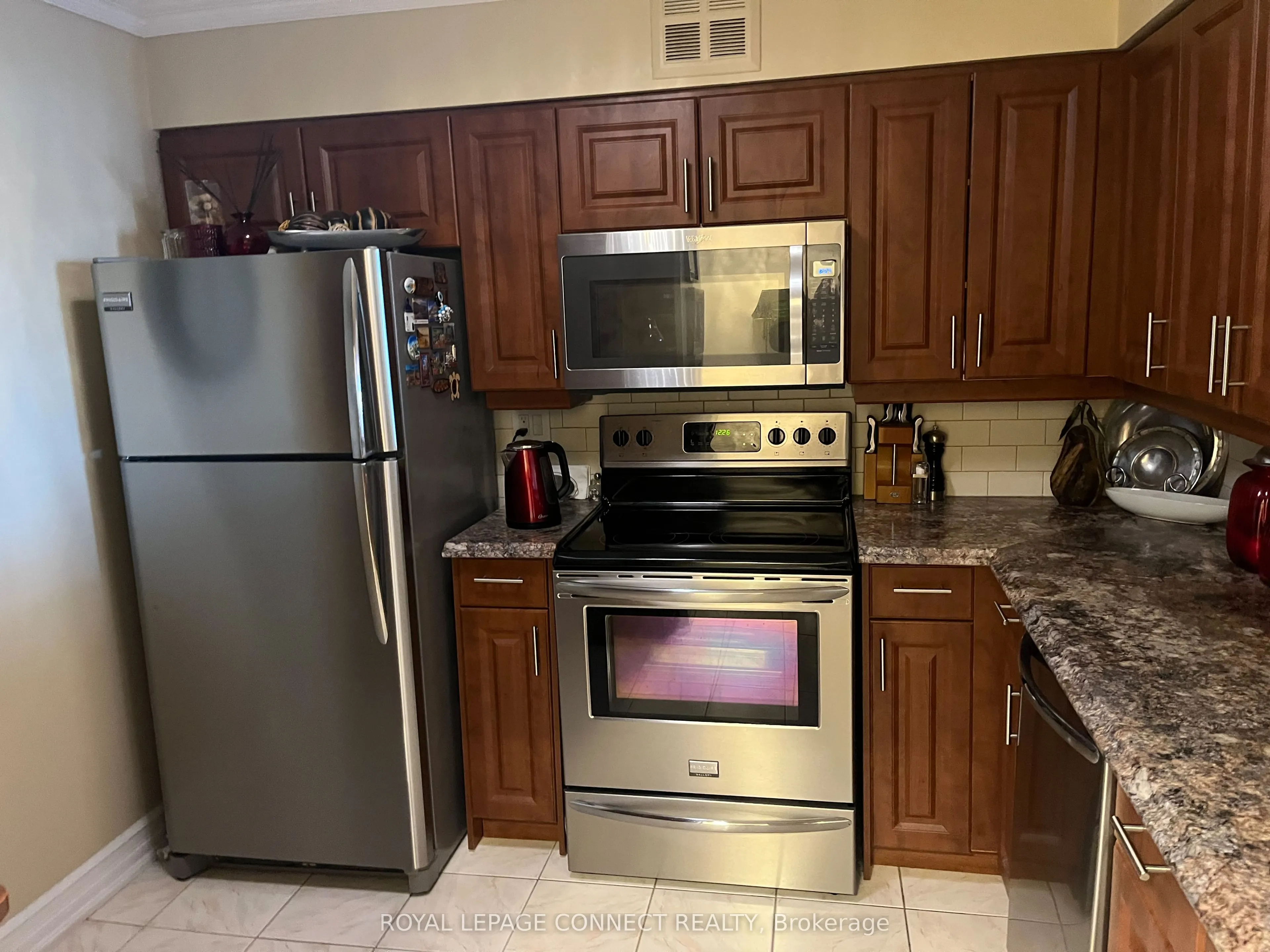 1890 Valley Farm Road, #1516