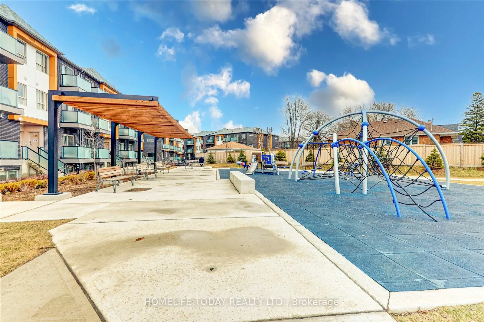 2787 Eglinton Avenue E, #321