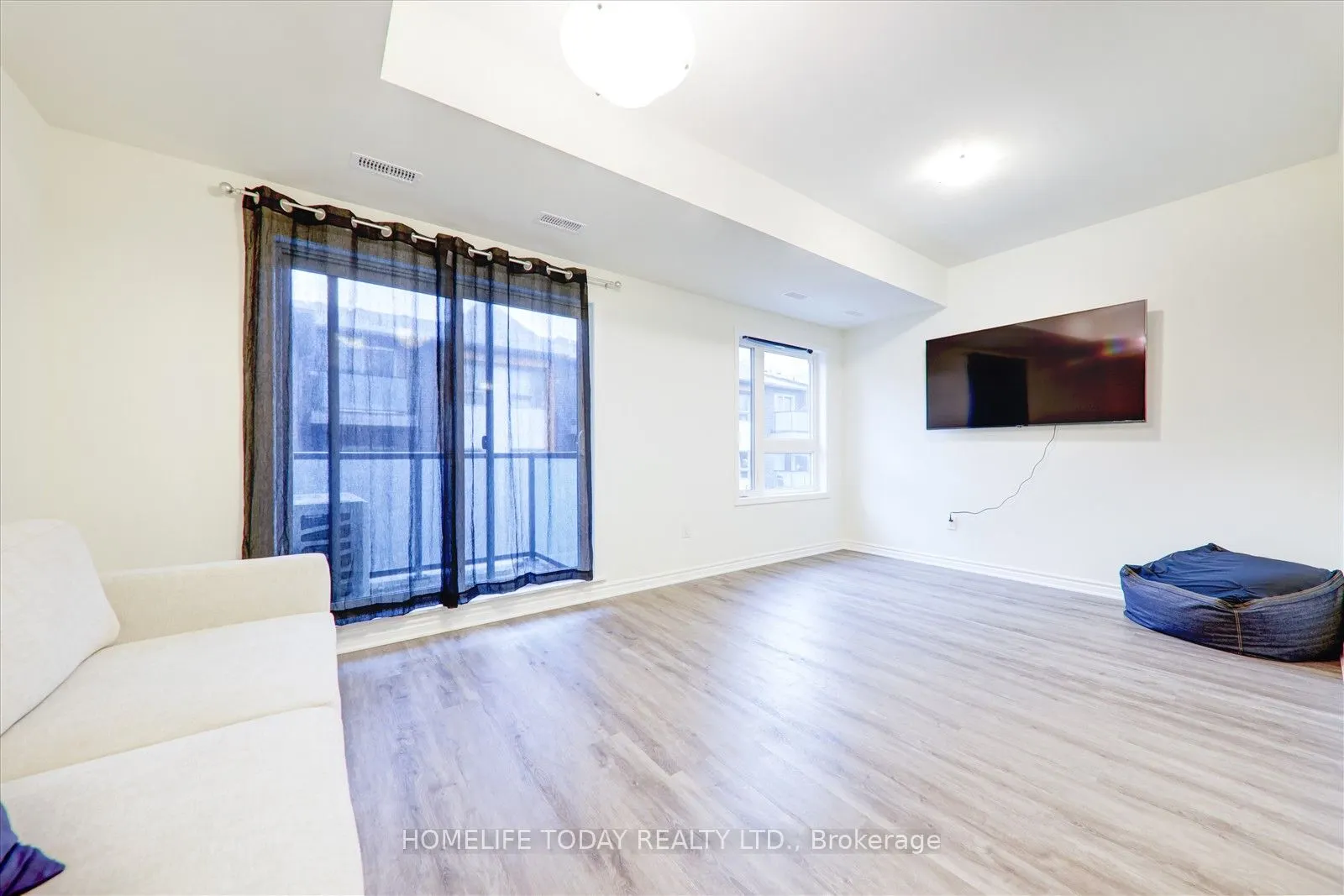 2787 Eglinton Avenue E, #321