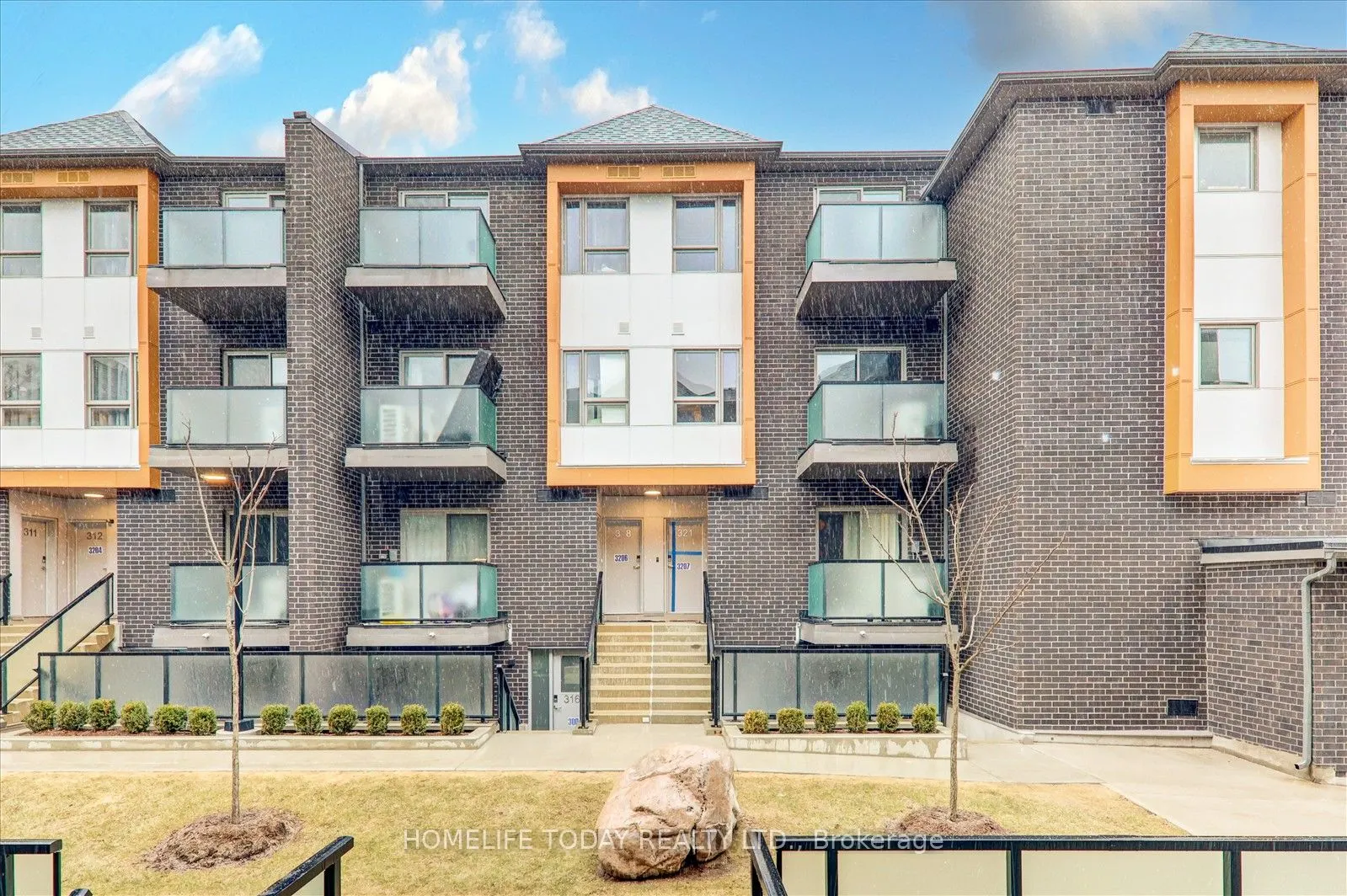2787 Eglinton Avenue E, #321