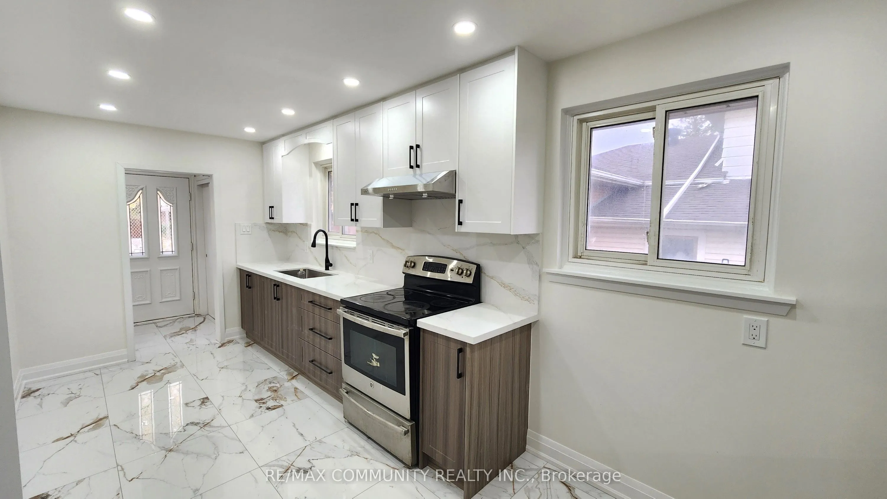 19 Purpledusk Trail, #Main