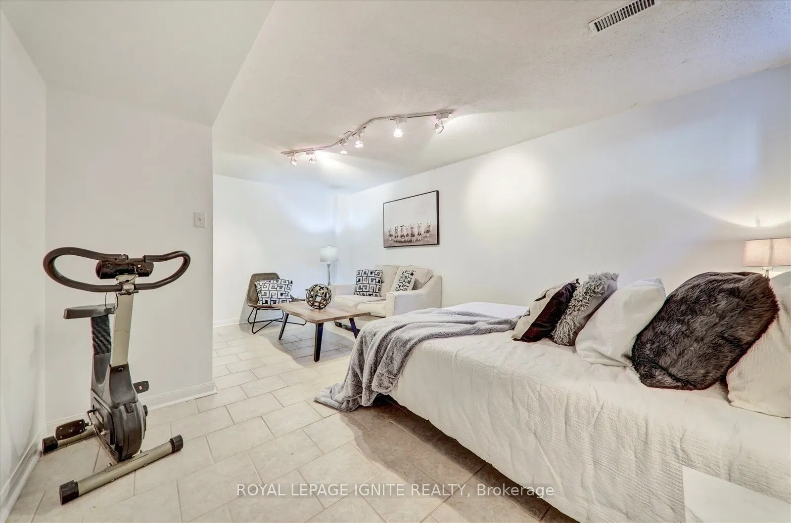 1345 Altona Road, #41