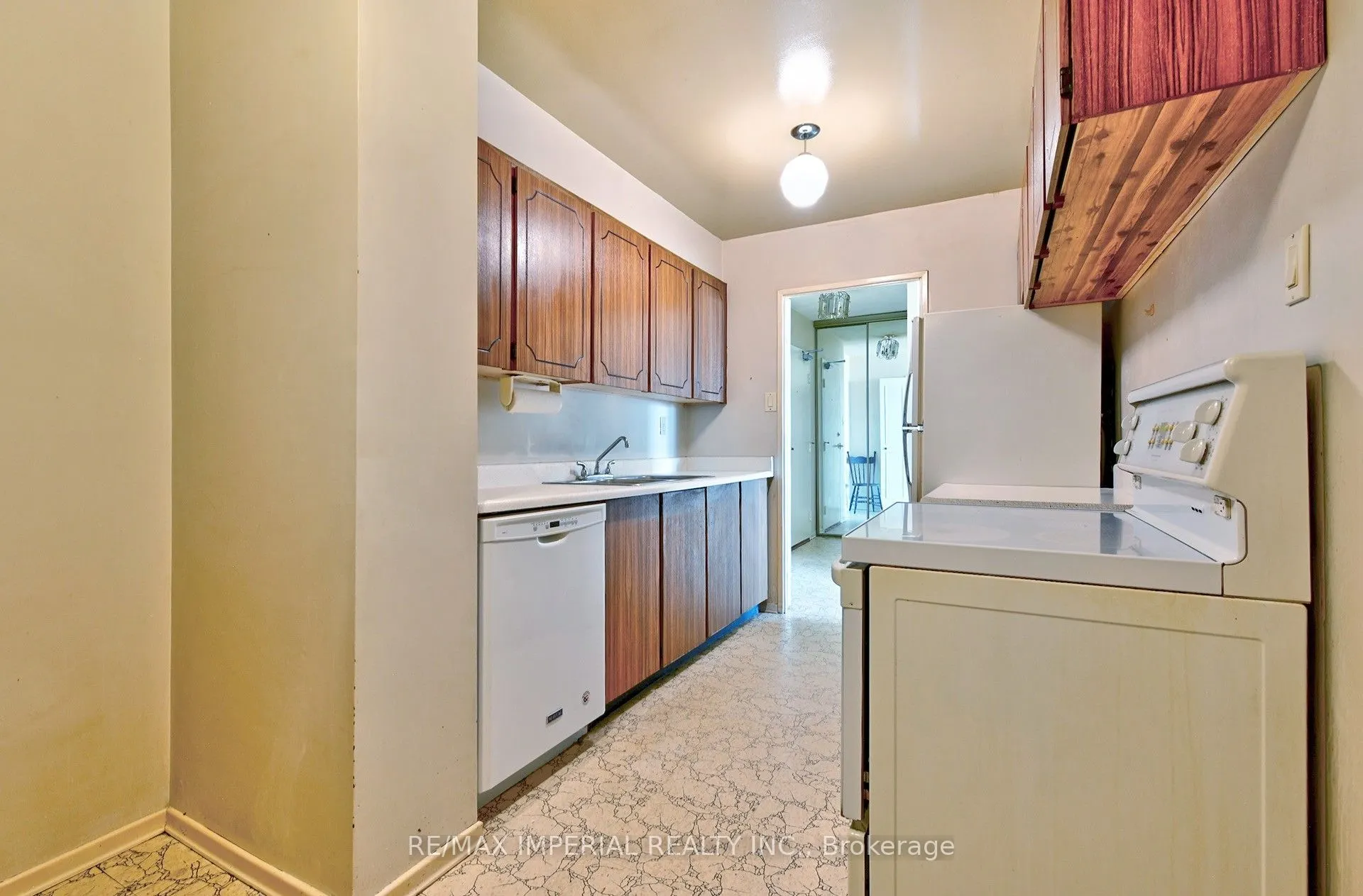 45 Silver Springs Boulevard, #1111