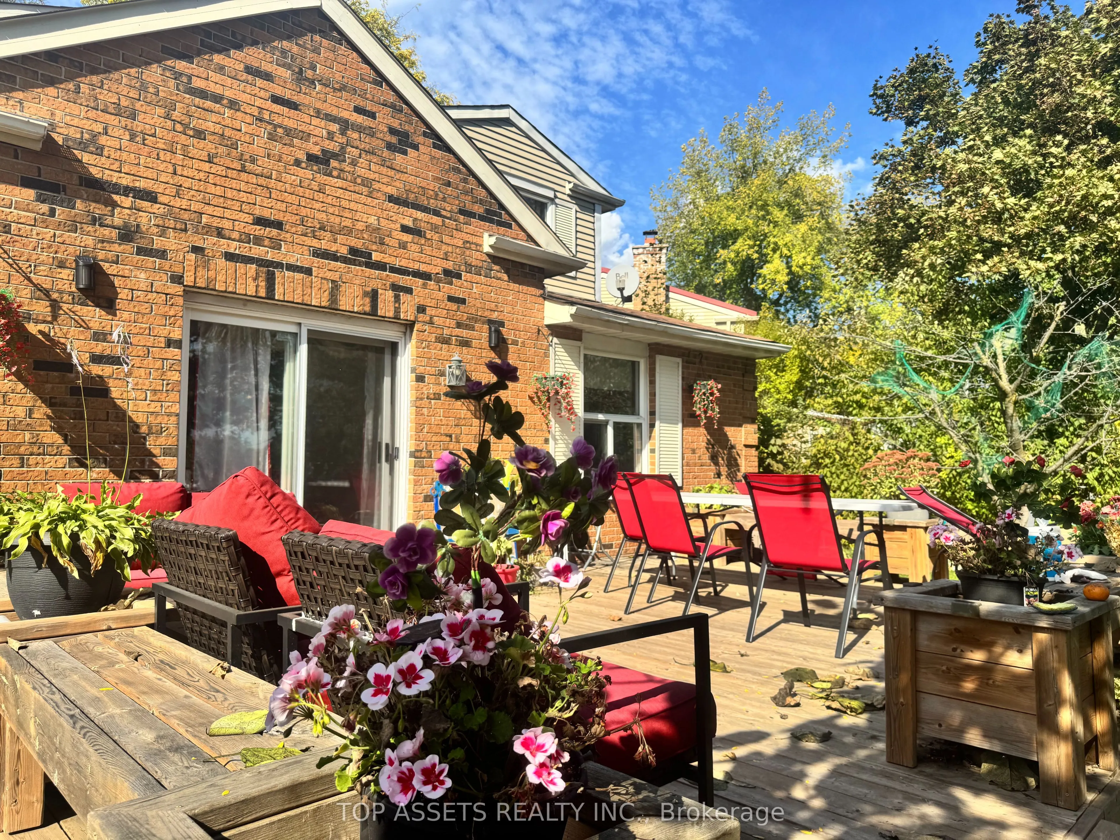 49 Longbow Square