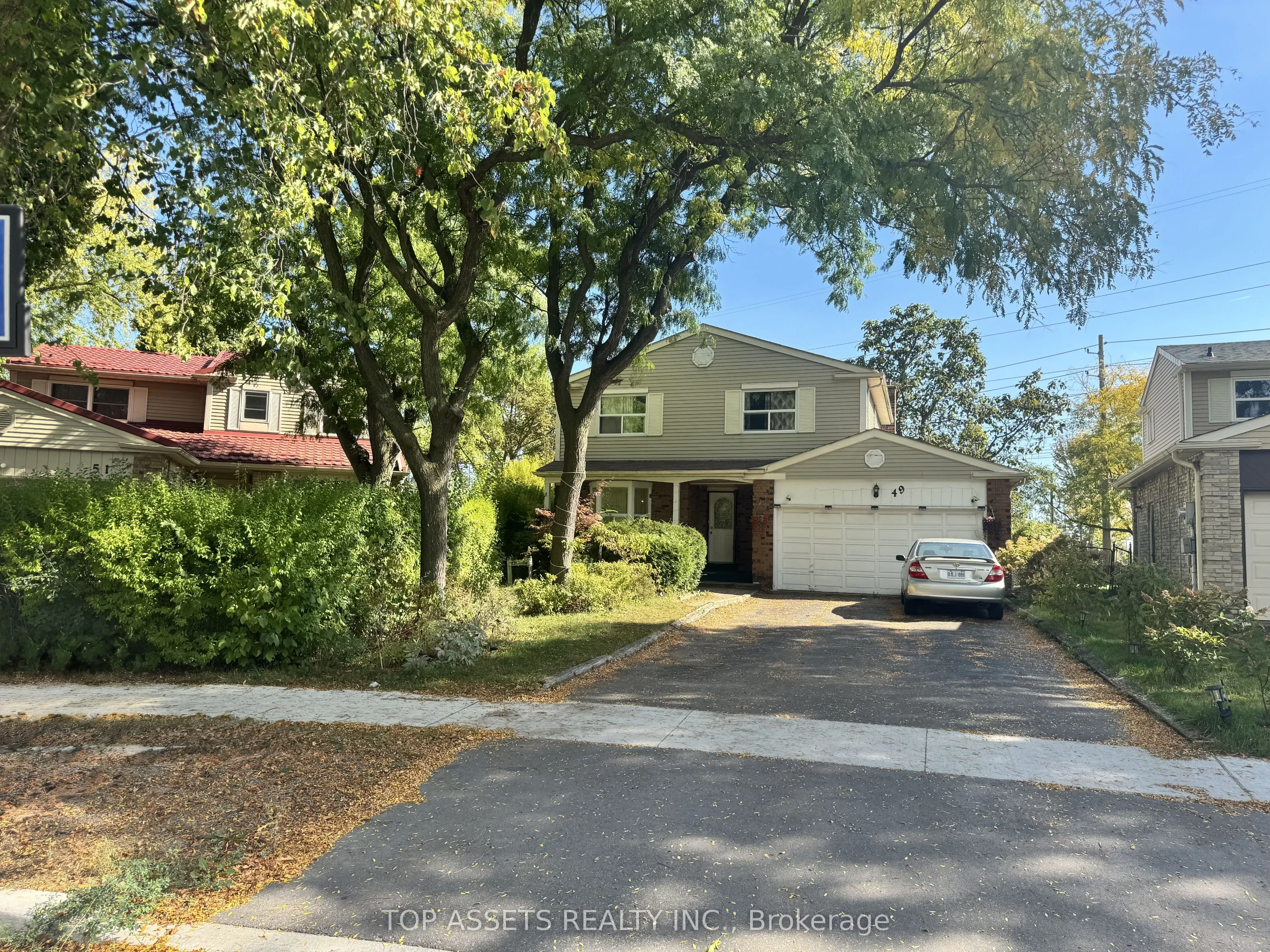 49 Longbow Square