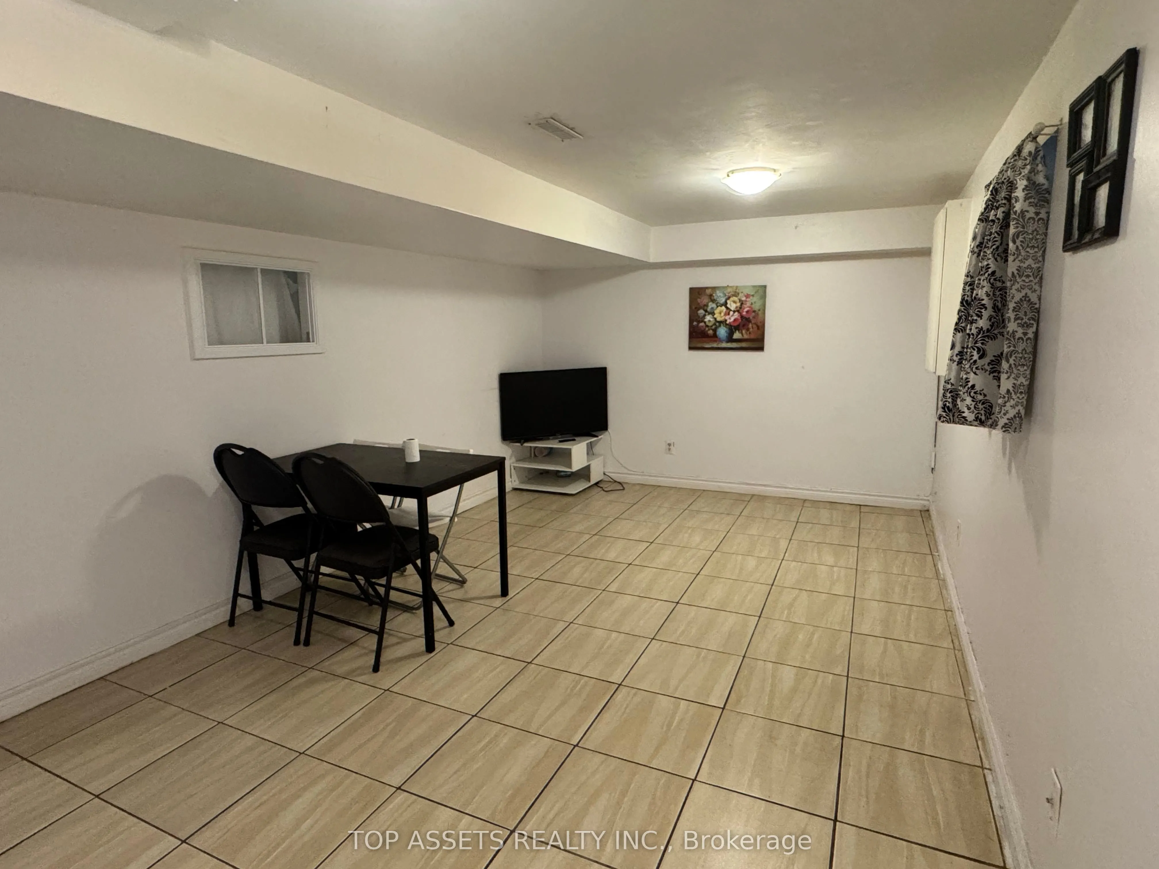 49 Longbow Square