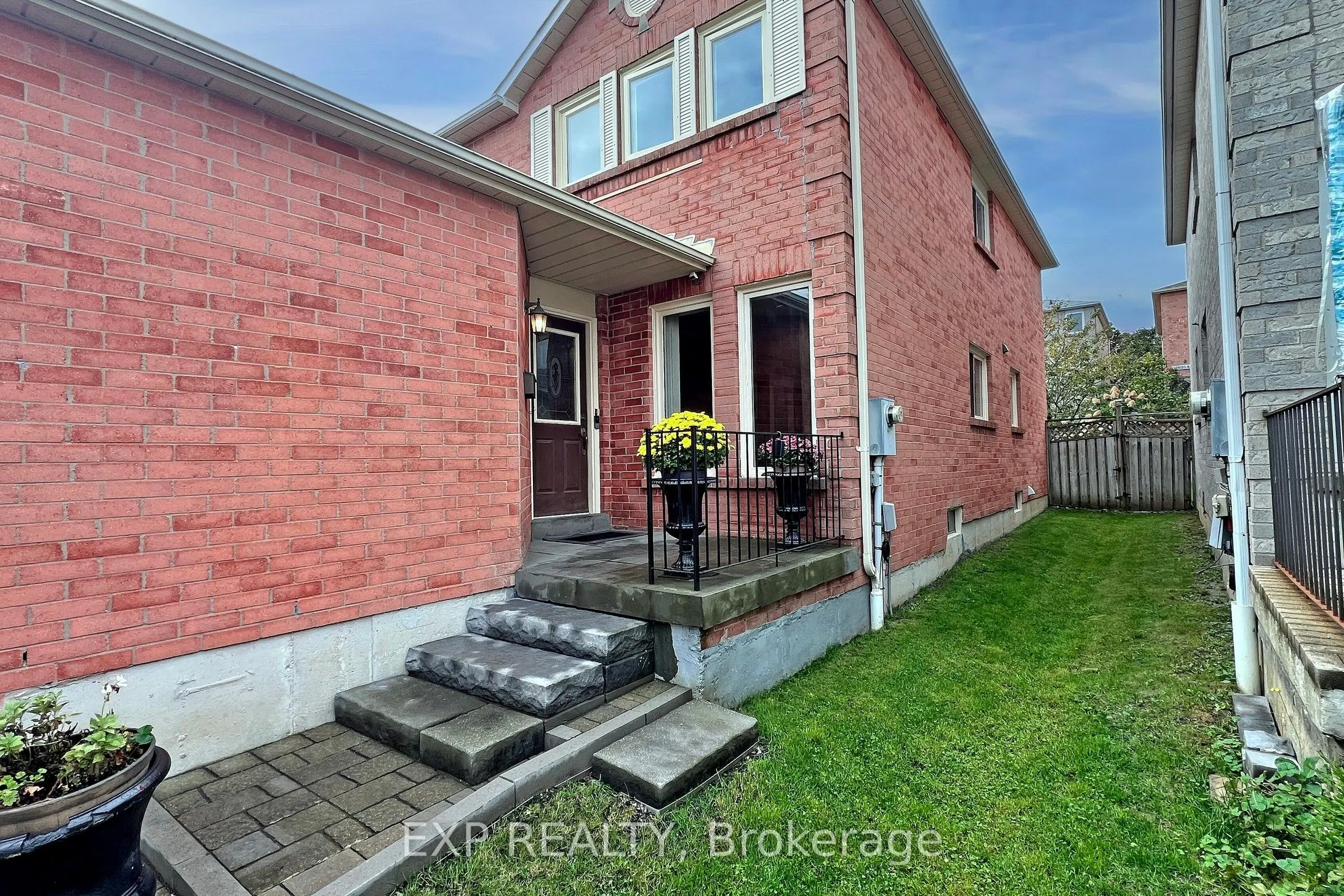 905 Rambleberry Avenue