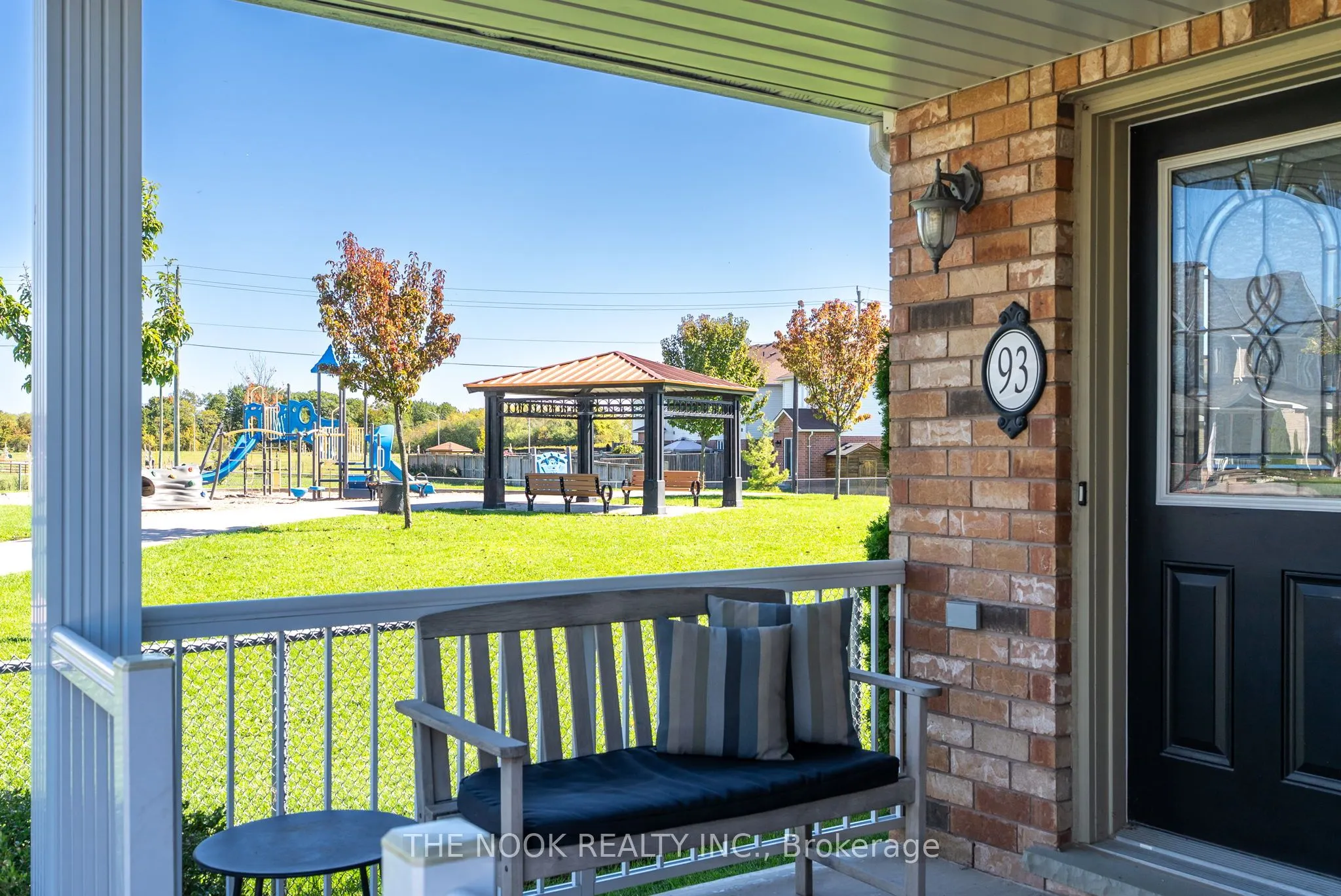 93 Dewell Crescent