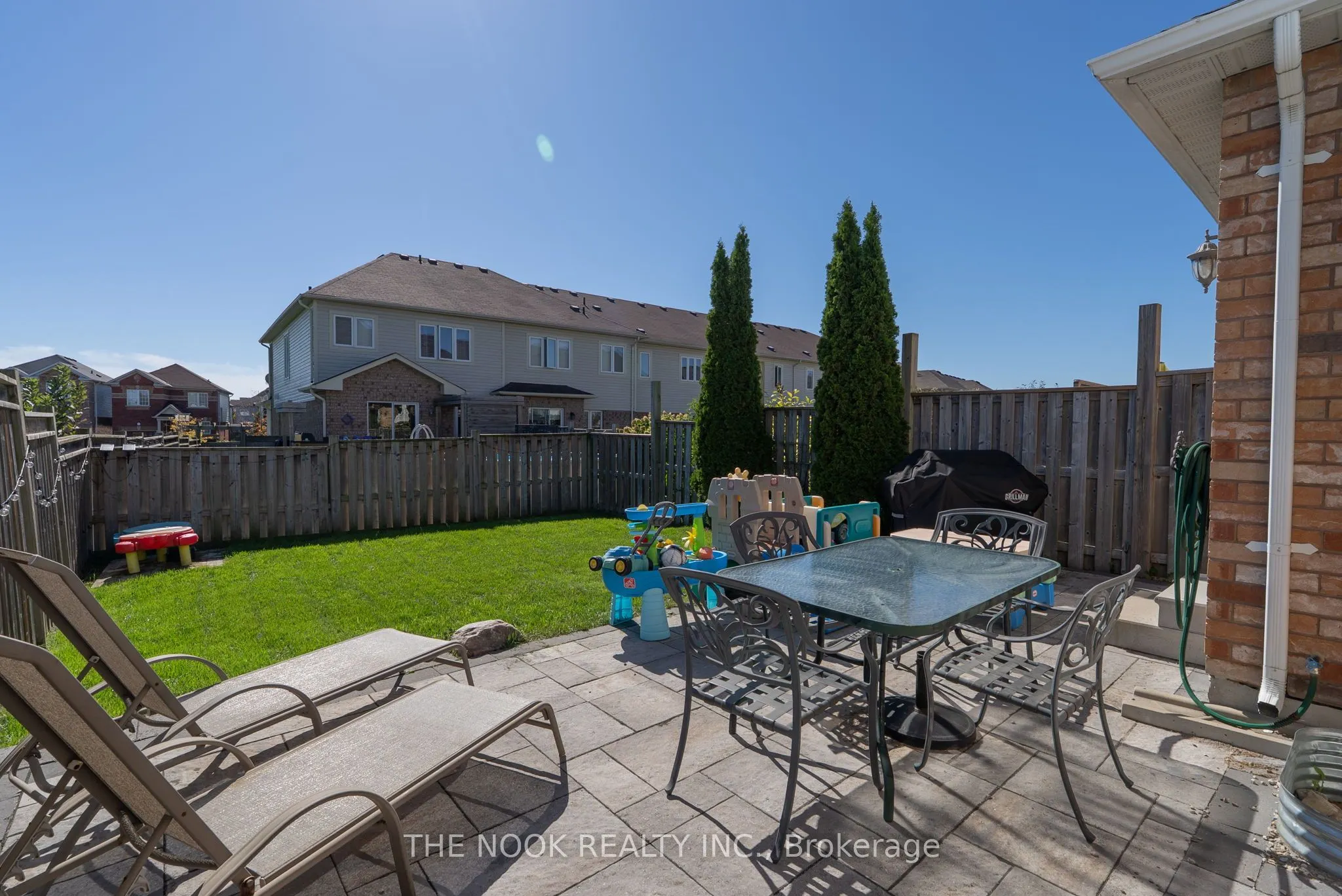 93 Dewell Crescent