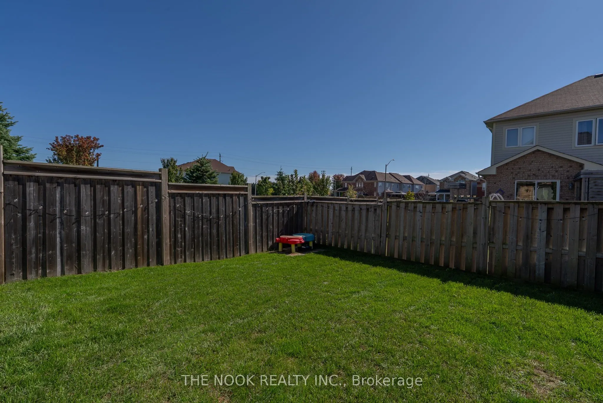 93 Dewell Crescent