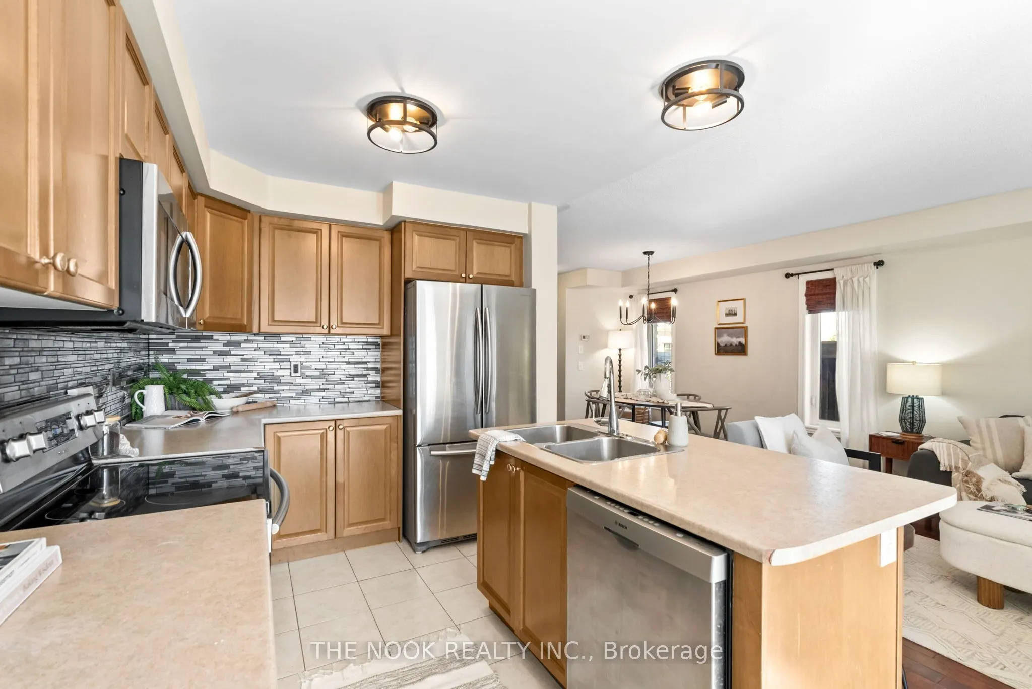 93 Dewell Crescent