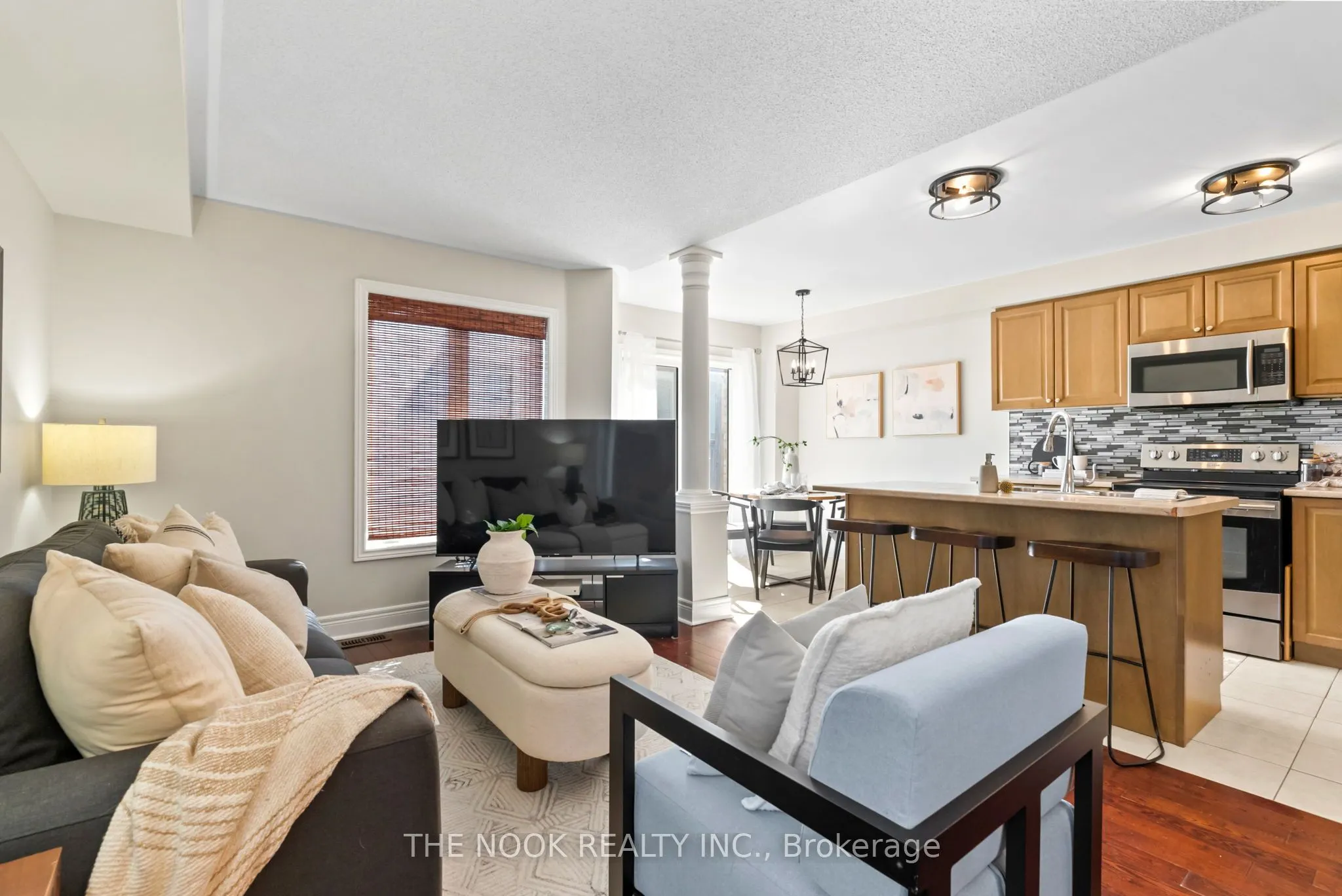 93 Dewell Crescent