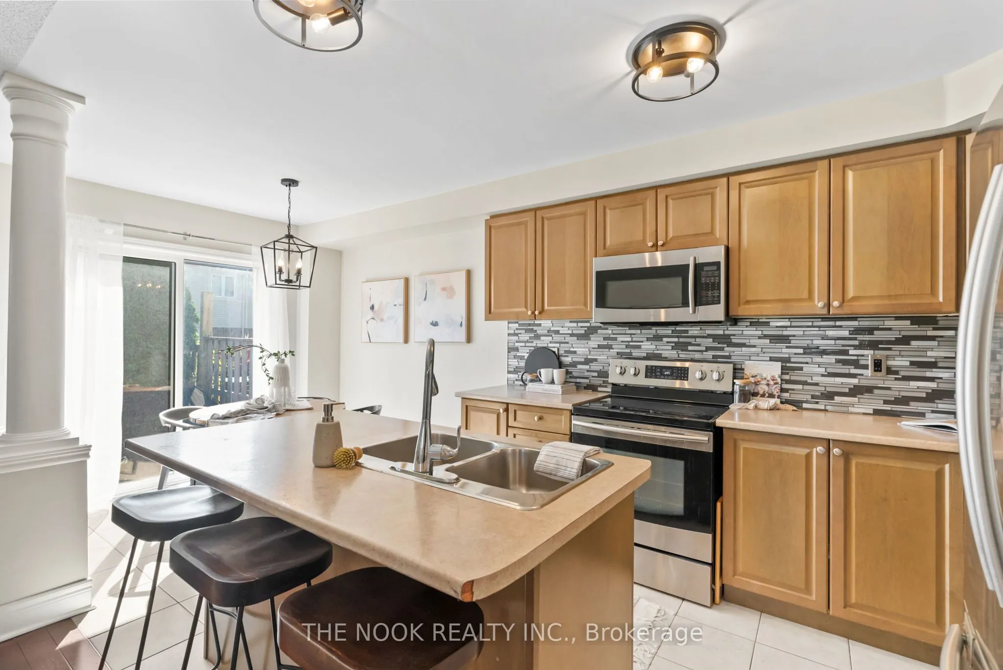 93 Dewell Crescent
