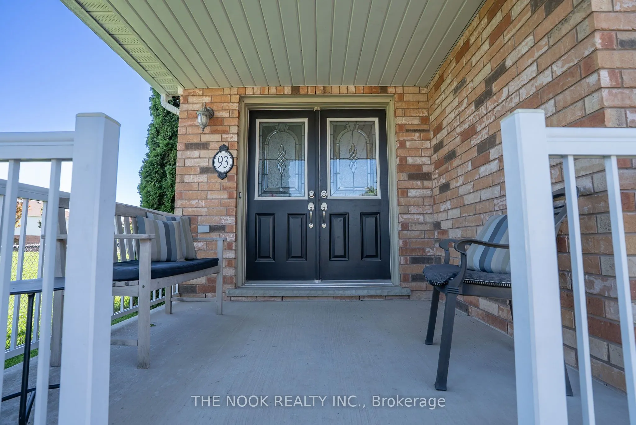 93 Dewell Crescent