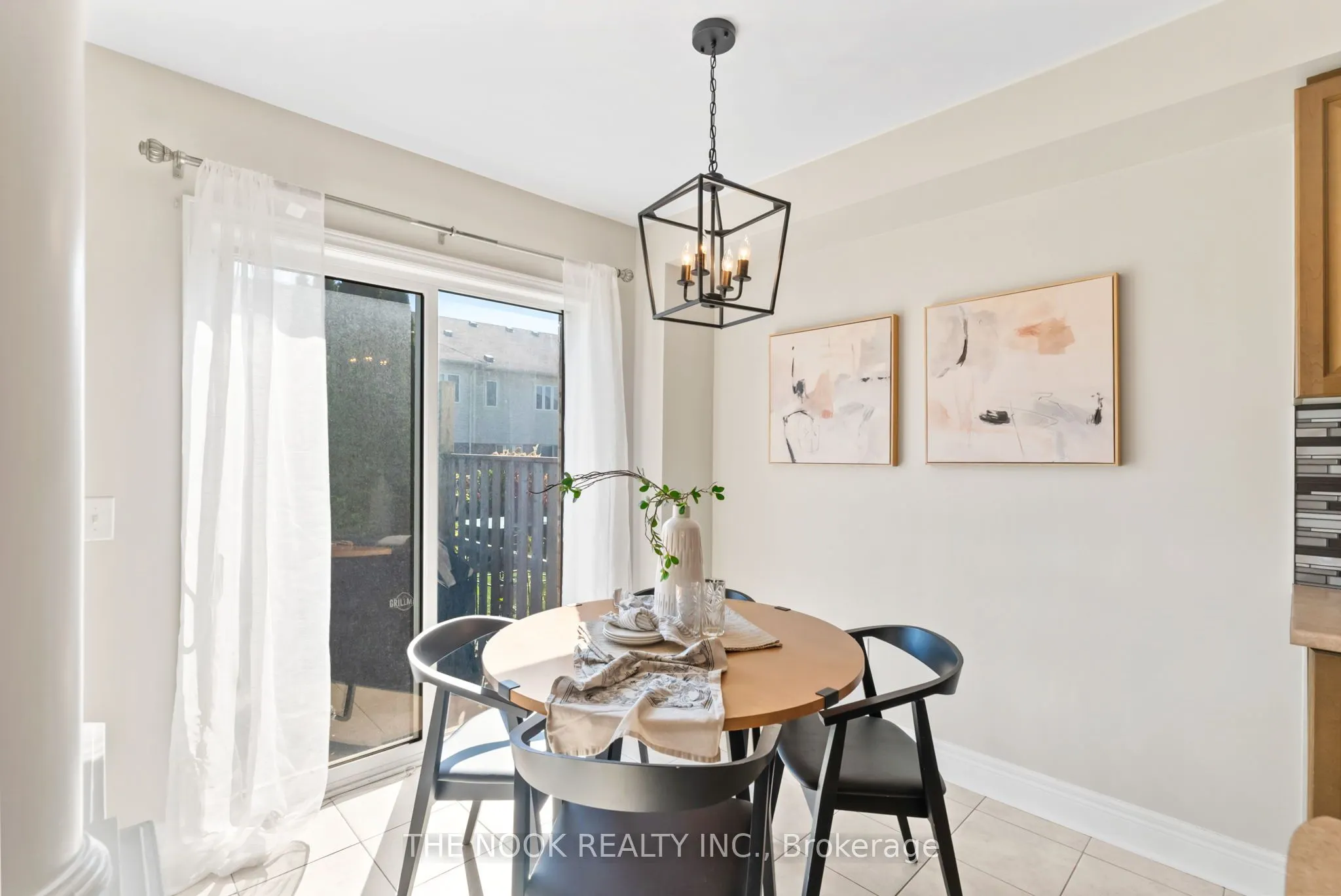 93 Dewell Crescent