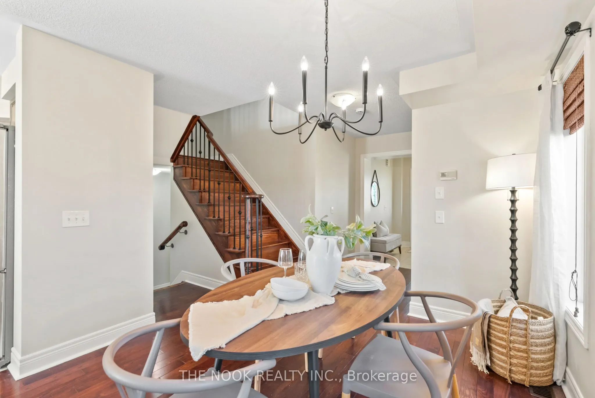 93 Dewell Crescent
