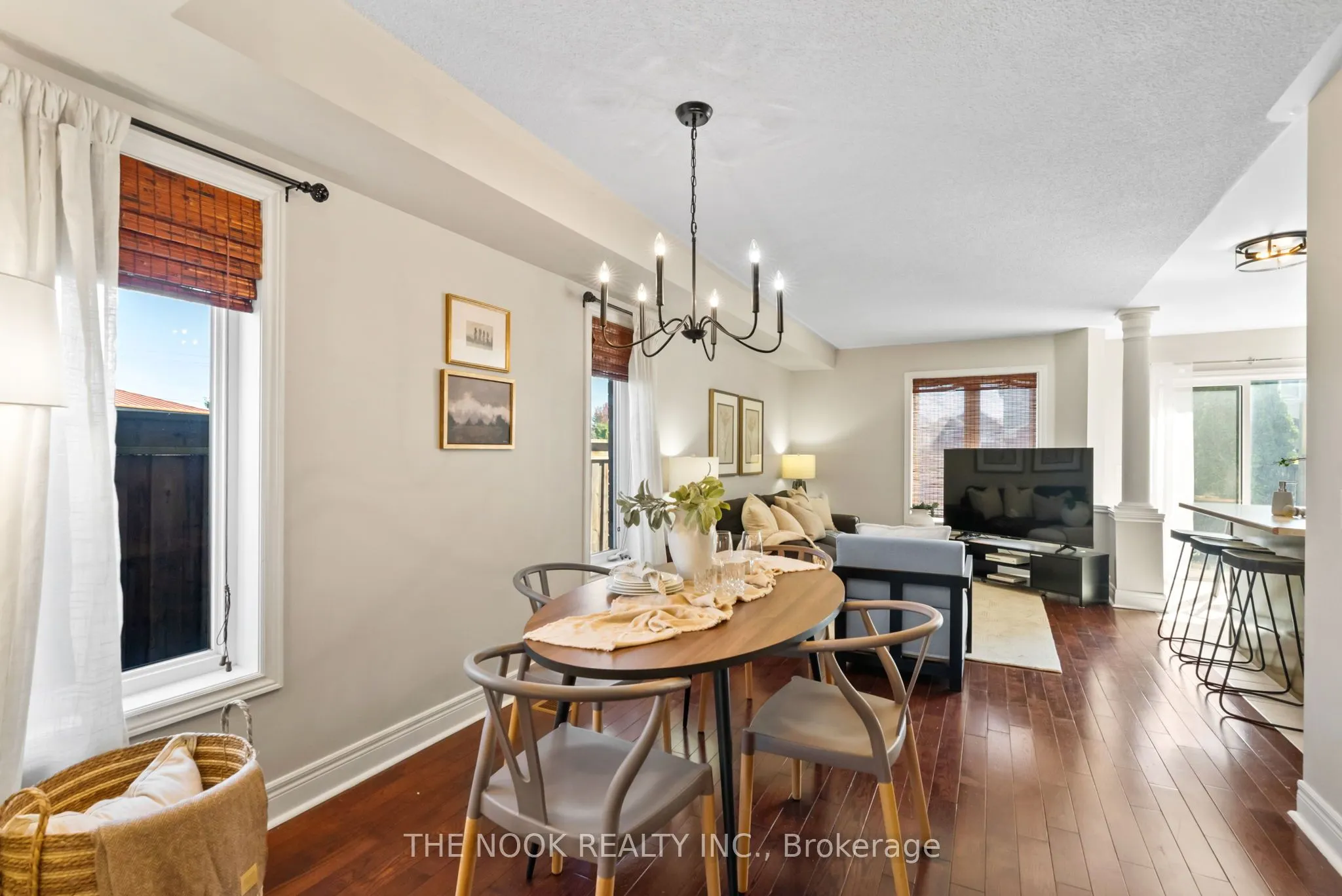 93 Dewell Crescent