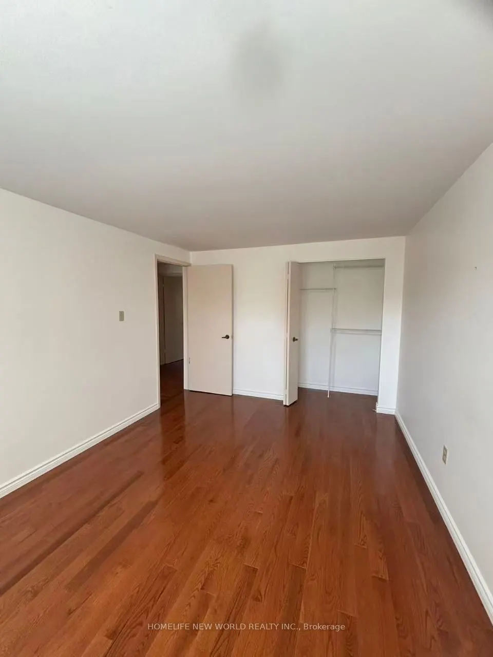 37 Mossbrook Crescent