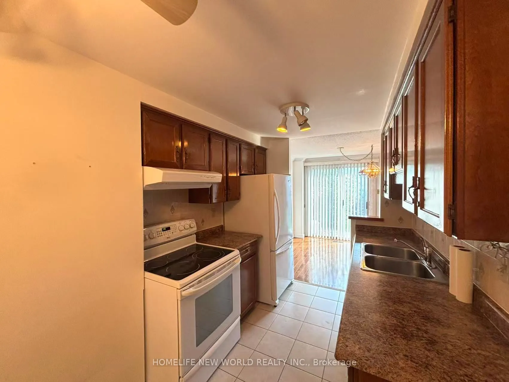 37 Mossbrook Crescent